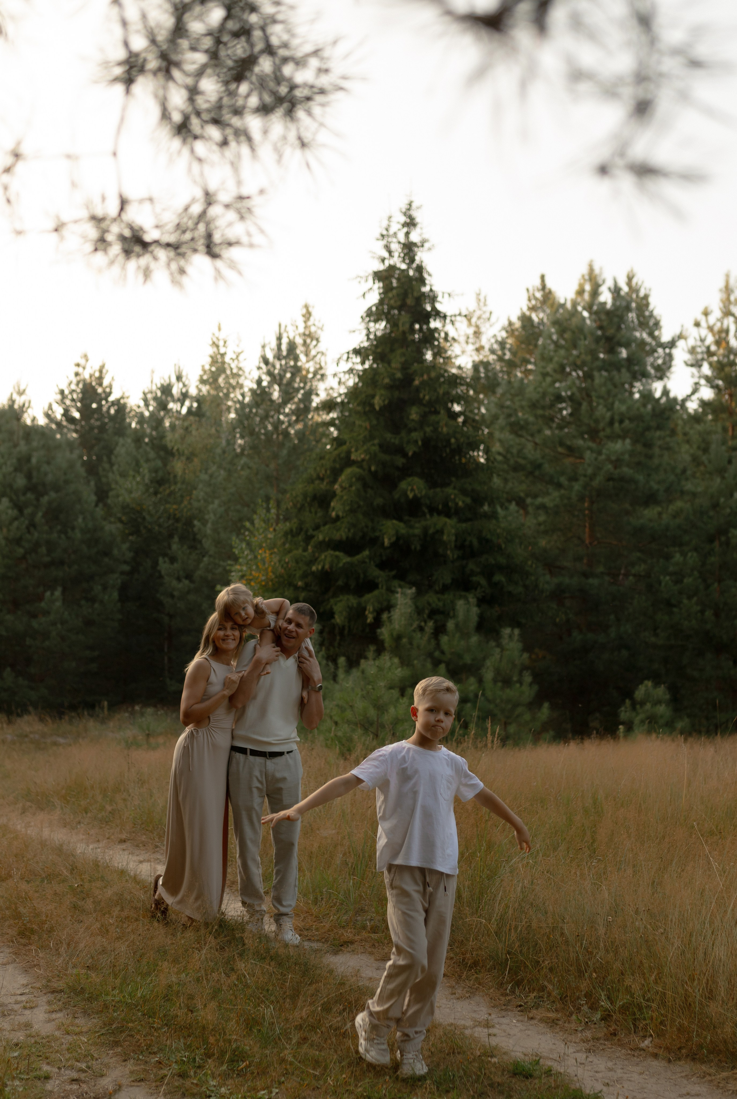 Алексей, Мария, Ваня и Варя. Фотограф Татьяна Семенова