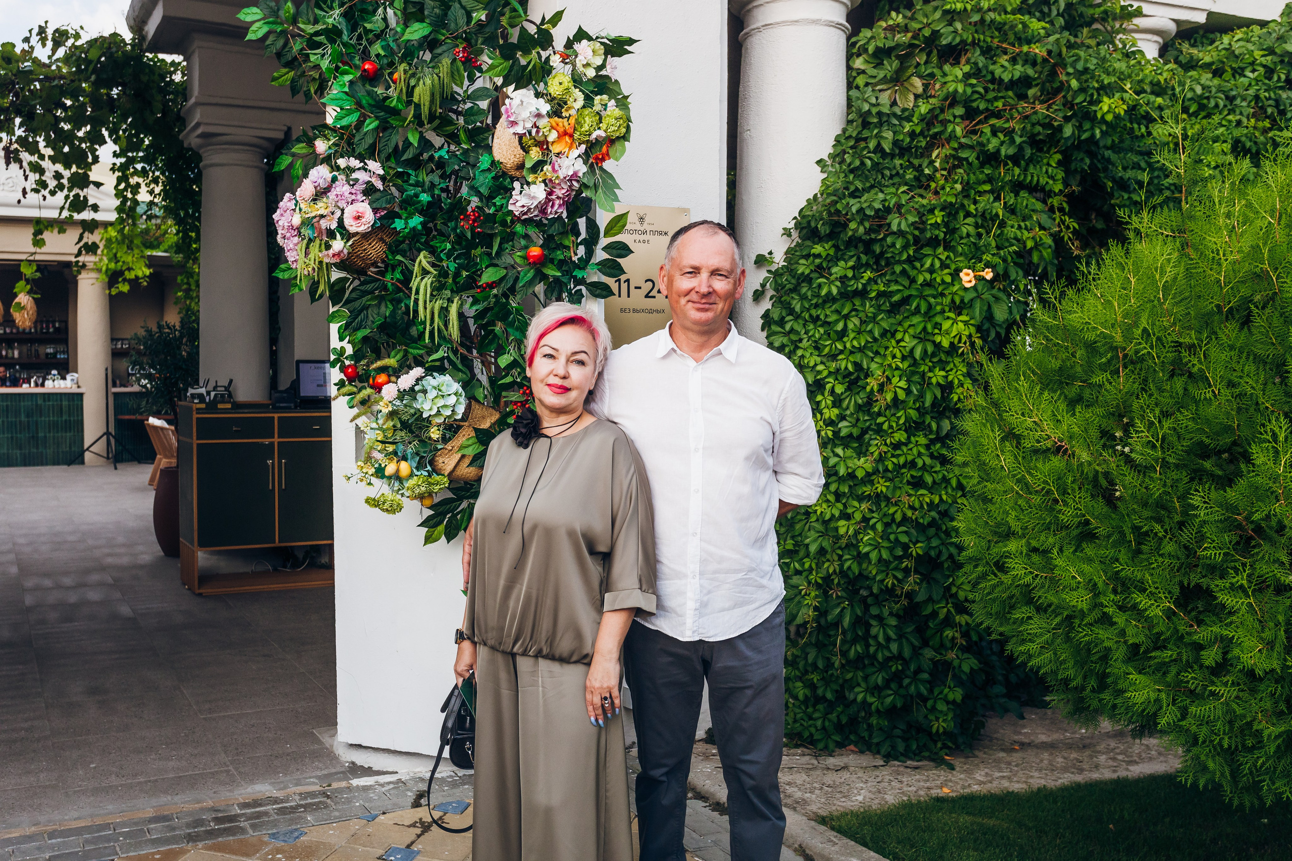 День рождение в уютном ресторане. Фотограф Денис Денисов