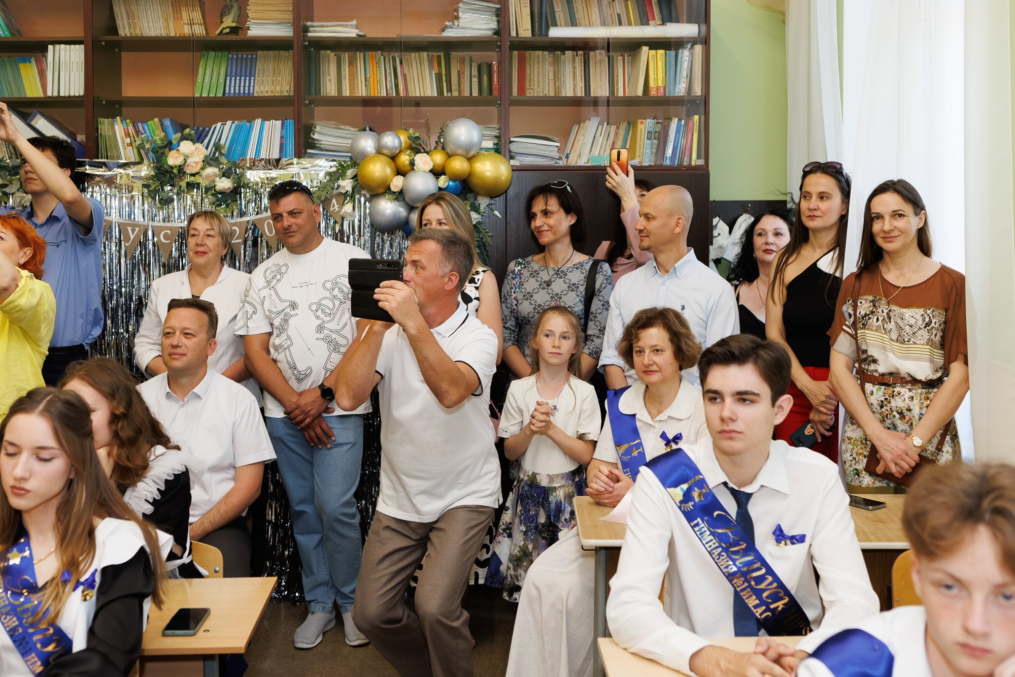 Последний звонок в Гимназии № 1, г. Севастополь. Свадебный фотограф, фотосъемка в Крыму, Севастополе, Симферополе, Ялте
