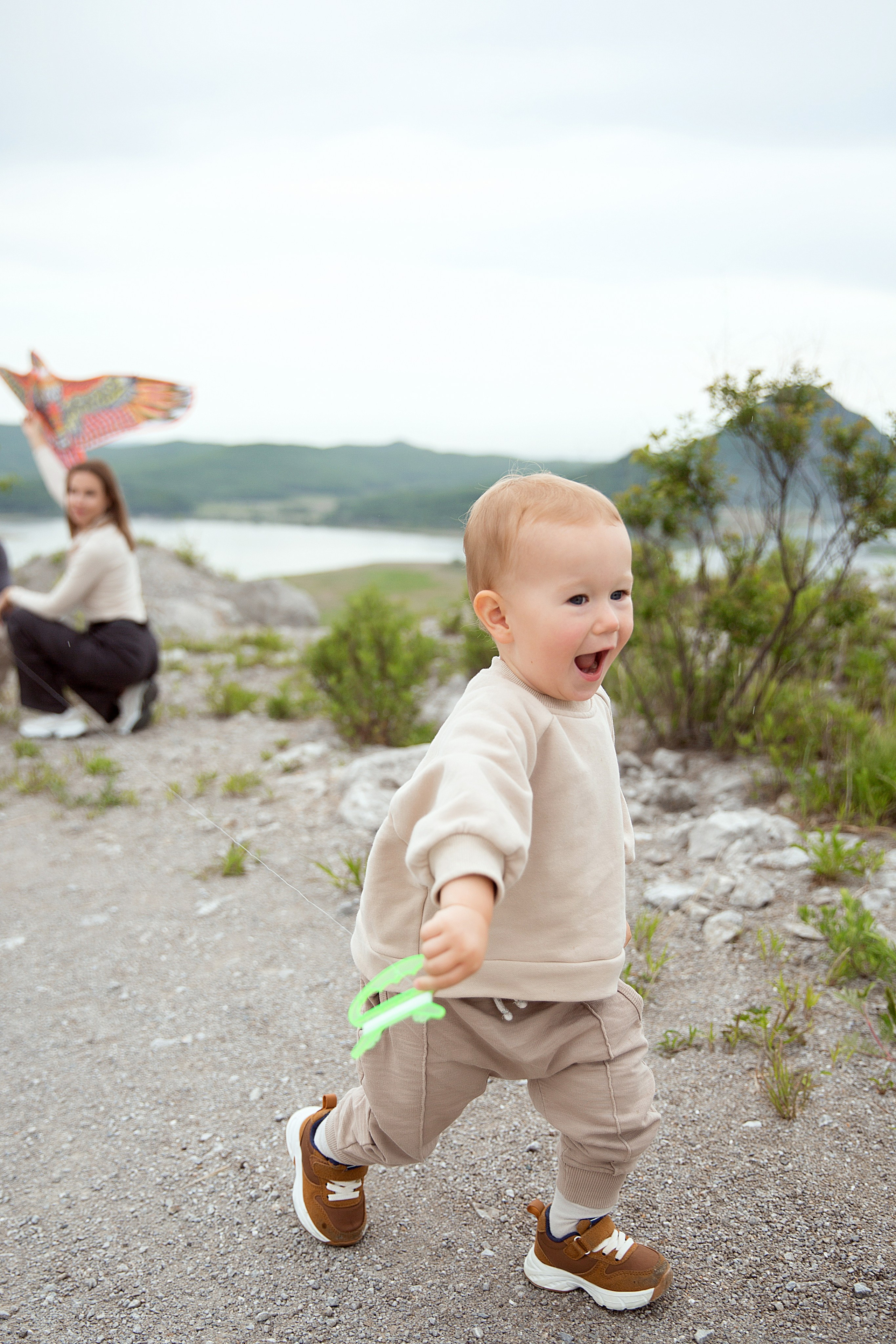 Прогулка с воздушным змеем. Людмила Далидович топовый семейный фотограф Находка/Владивосток