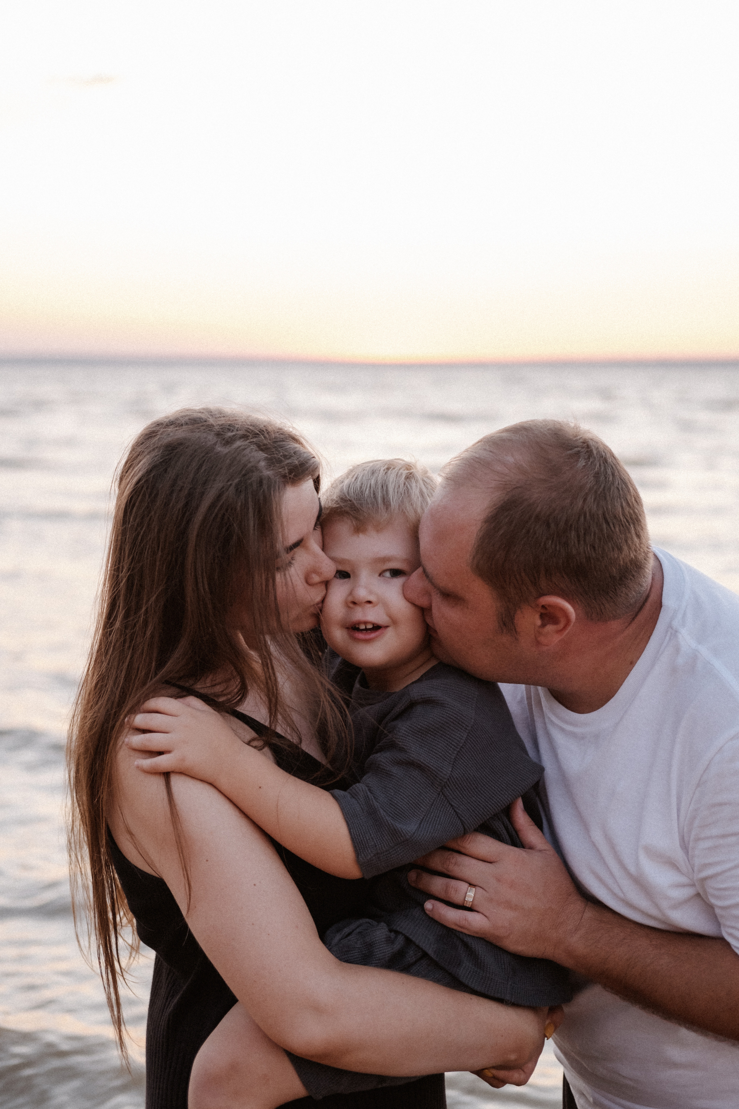 Настя + Вова + Ярик. Анна Гусарова свадебный фотограф в Волгограде