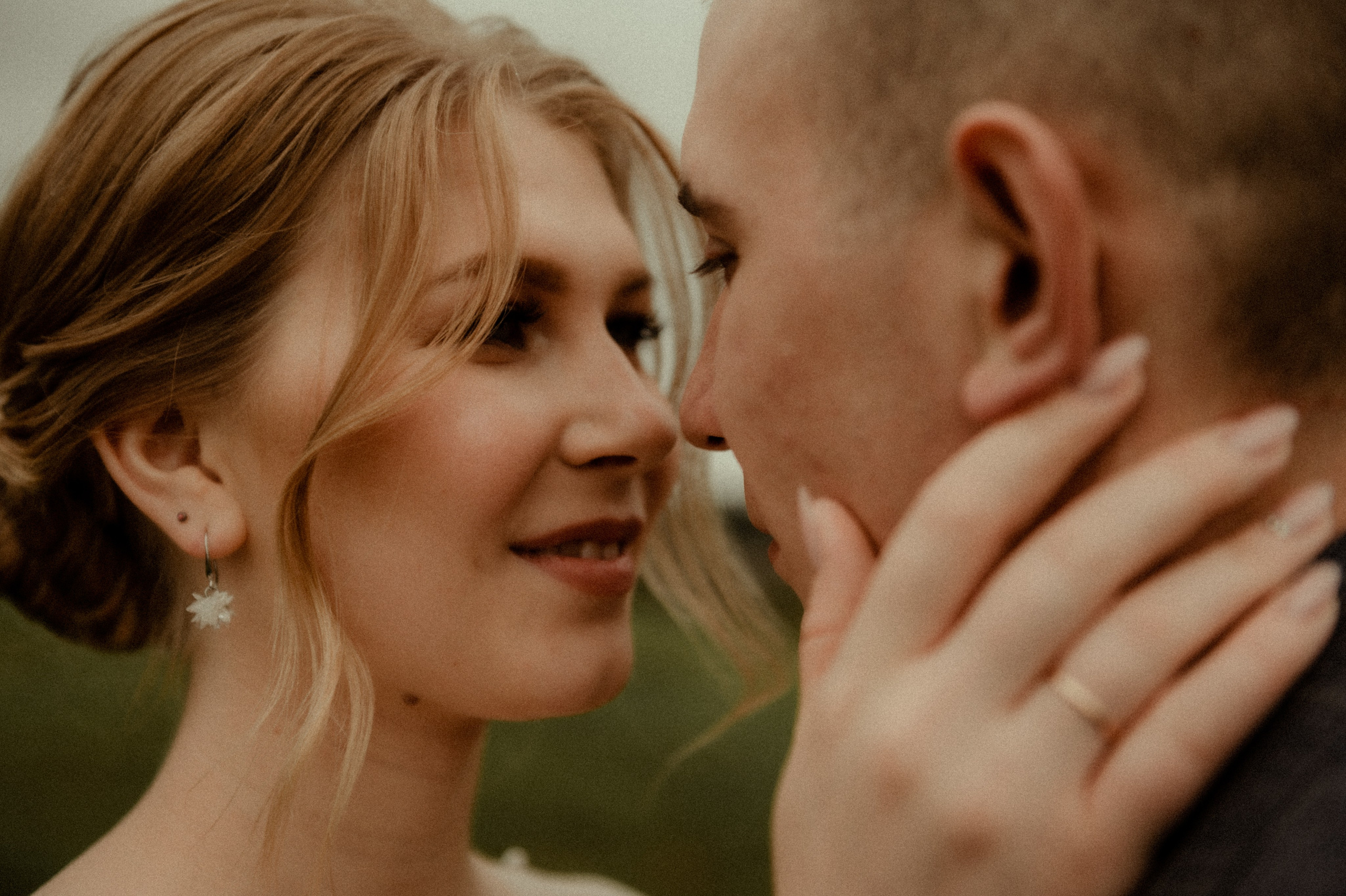 Свадебные фотографии. Фотограф в Барнауле Дарья Бутурлакина. Люби.Цени.Касайся