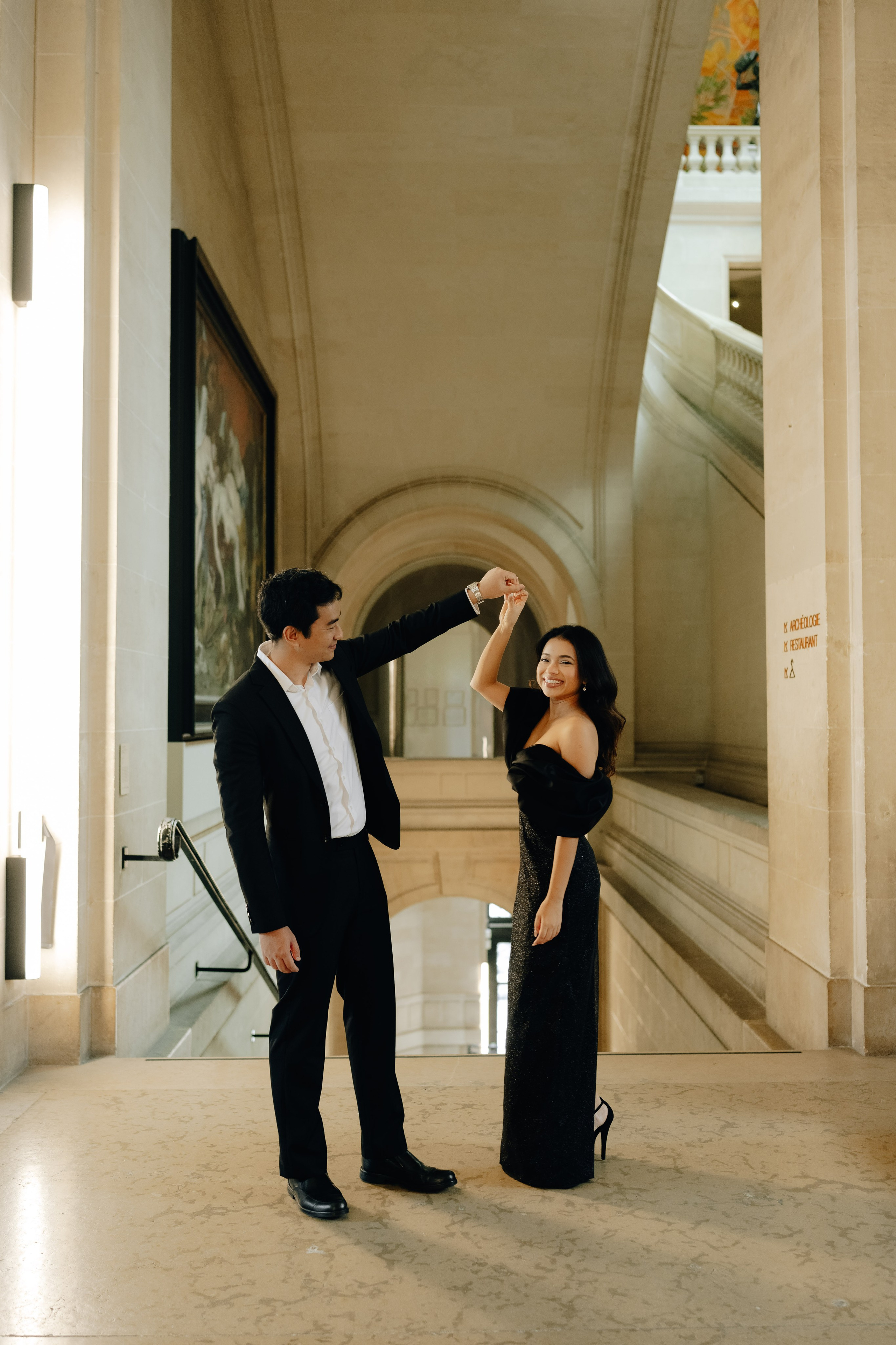 Fifi & Shamil | The Museum of Art. Профессиональный свадебный фотограф в Женеве и Швейцарии | Таня Вовчецкая