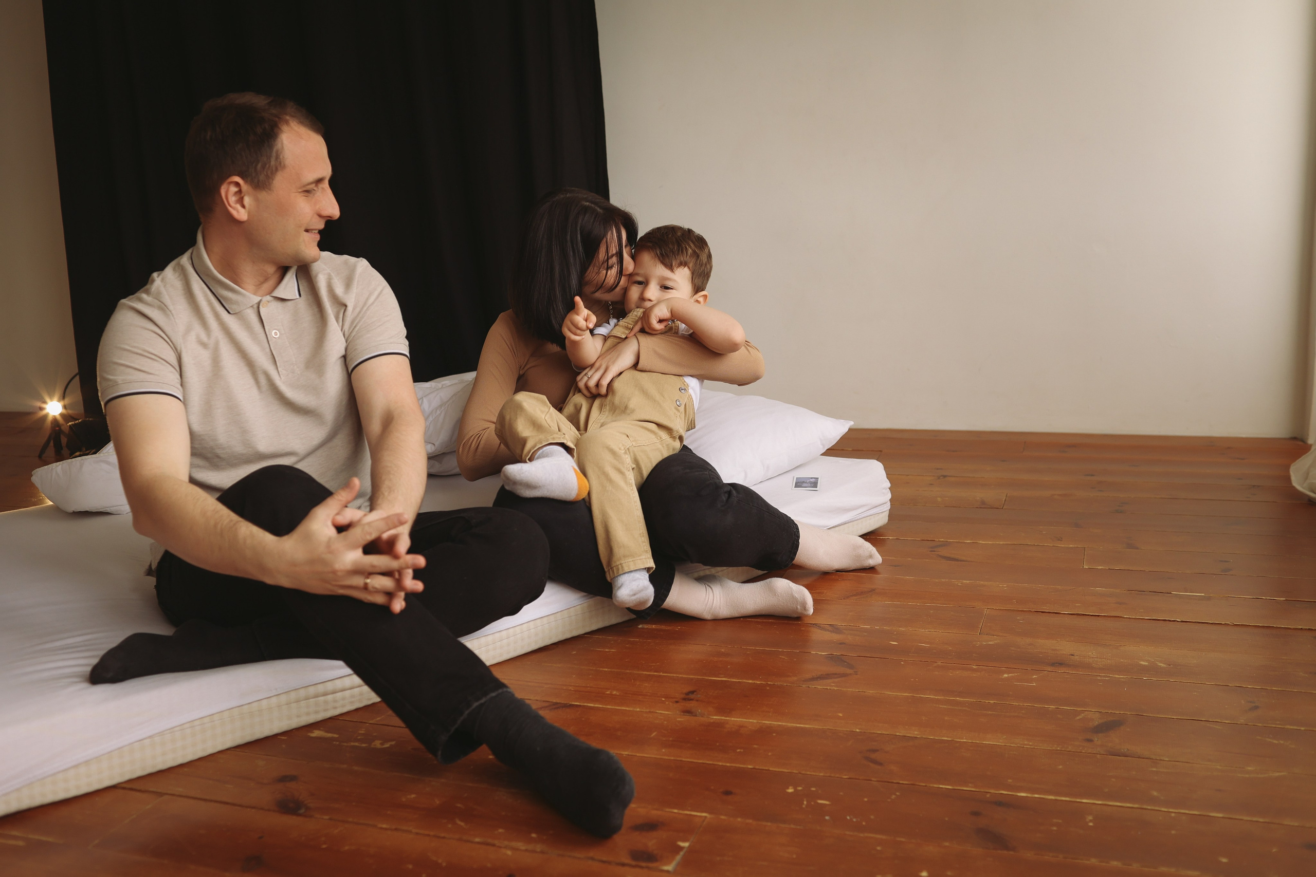 Семейная фотосессия в студии семейная фотосессия в Москве. Фотограф Владимир Москва