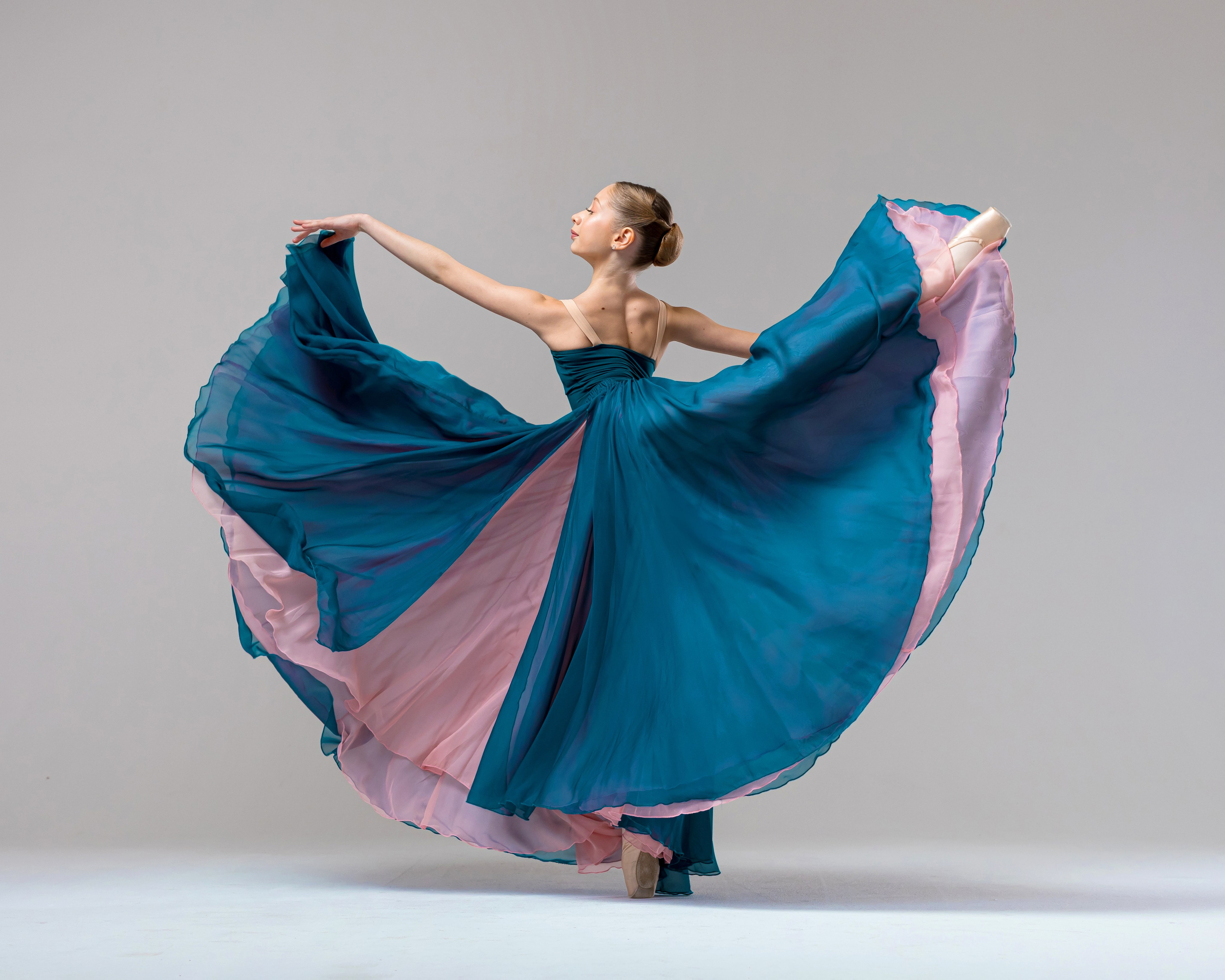 Изумрудно-розовая двухсторонняя юбка напрокат. Балетный фотограф Алина Ханько. Балетный фотограф Алина Ханько — Душа Балета