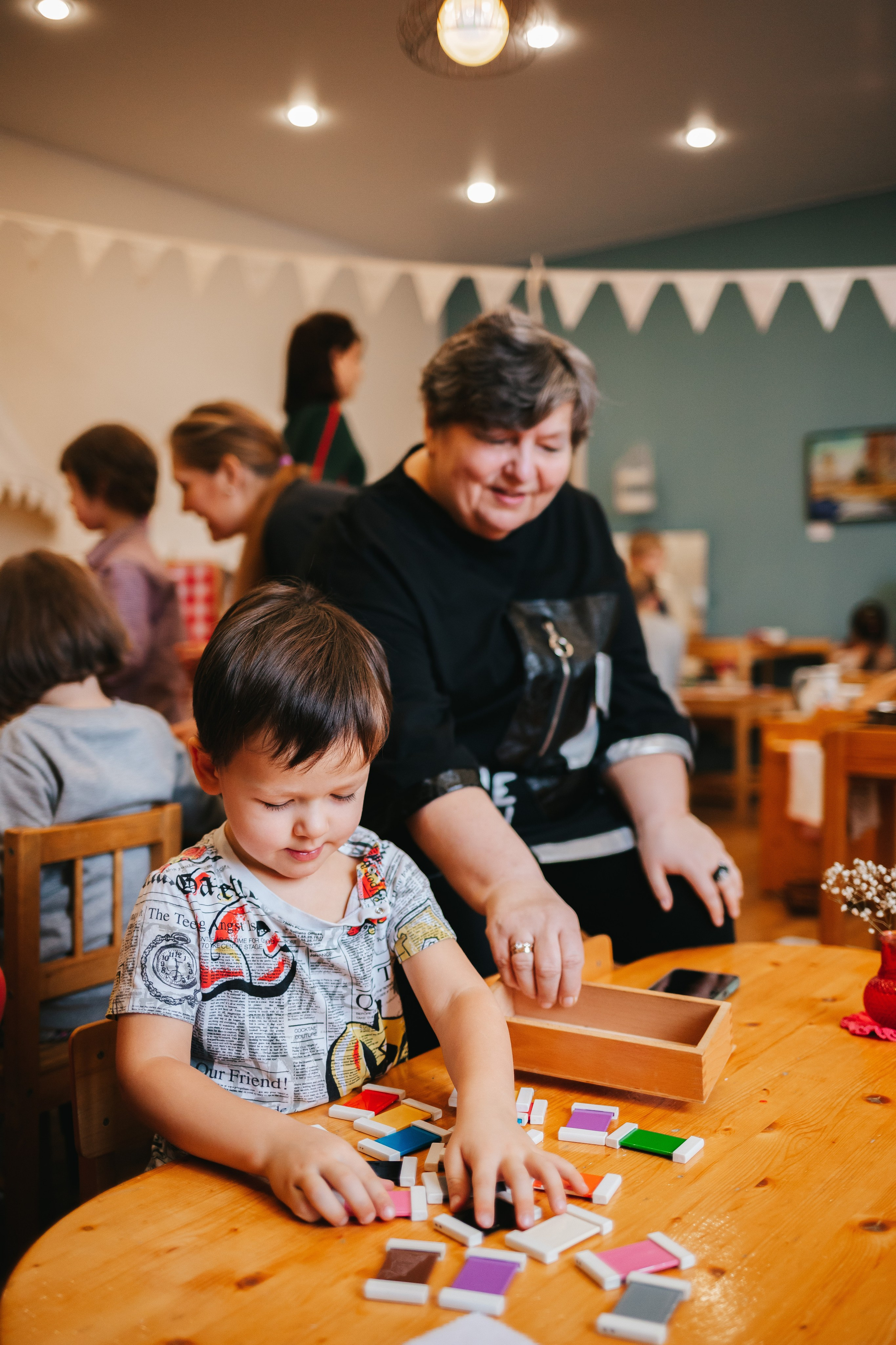 8 марта в Монтессори-саду. Семейный lifestyle фотограф в Санкт-Петербурге Людмила Пахомова