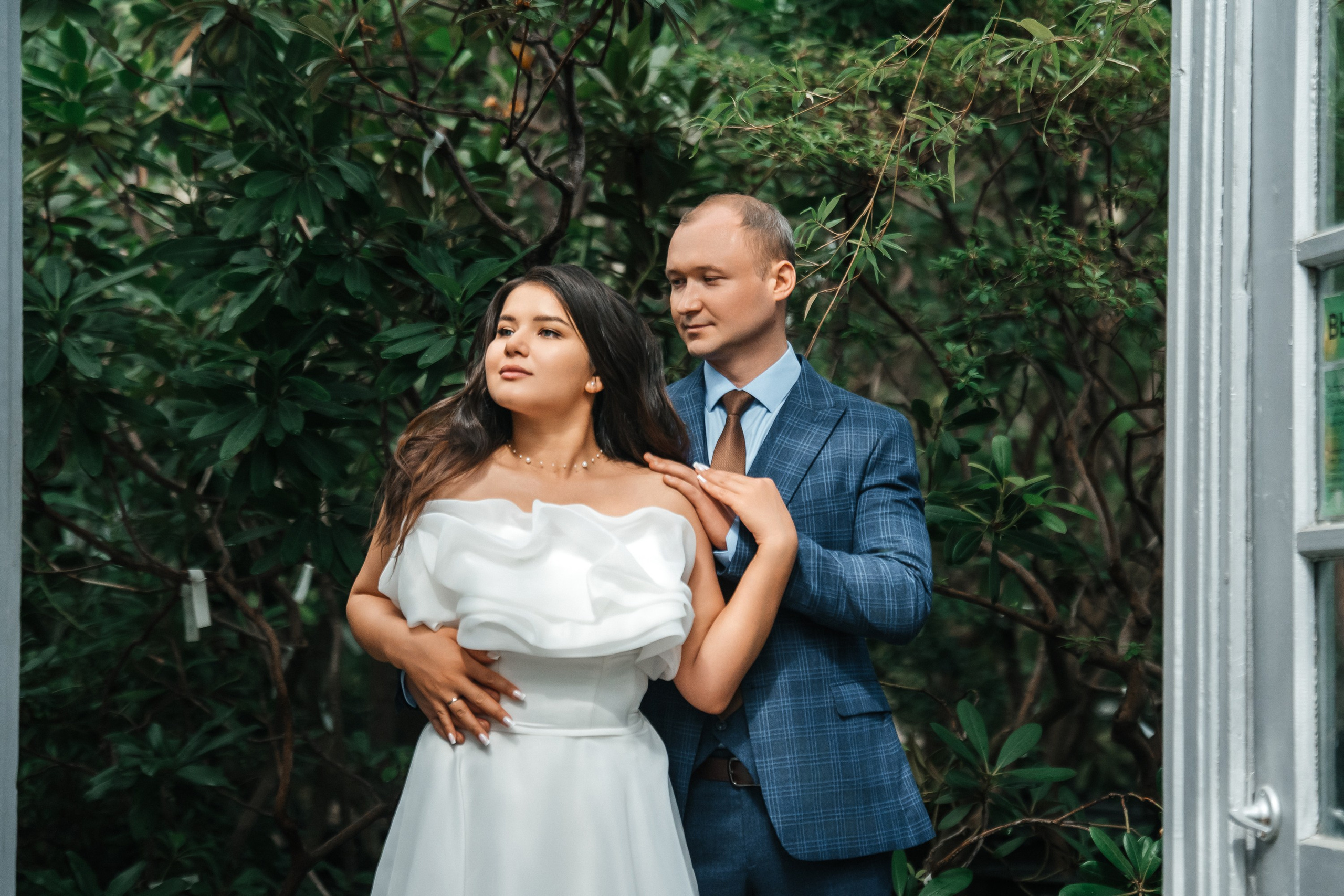 Свадебная фотосессия в оранжерее Ботанического сада им. Цицина. Свадебный и репортажный фотограф-видеограф Москва и Московская область