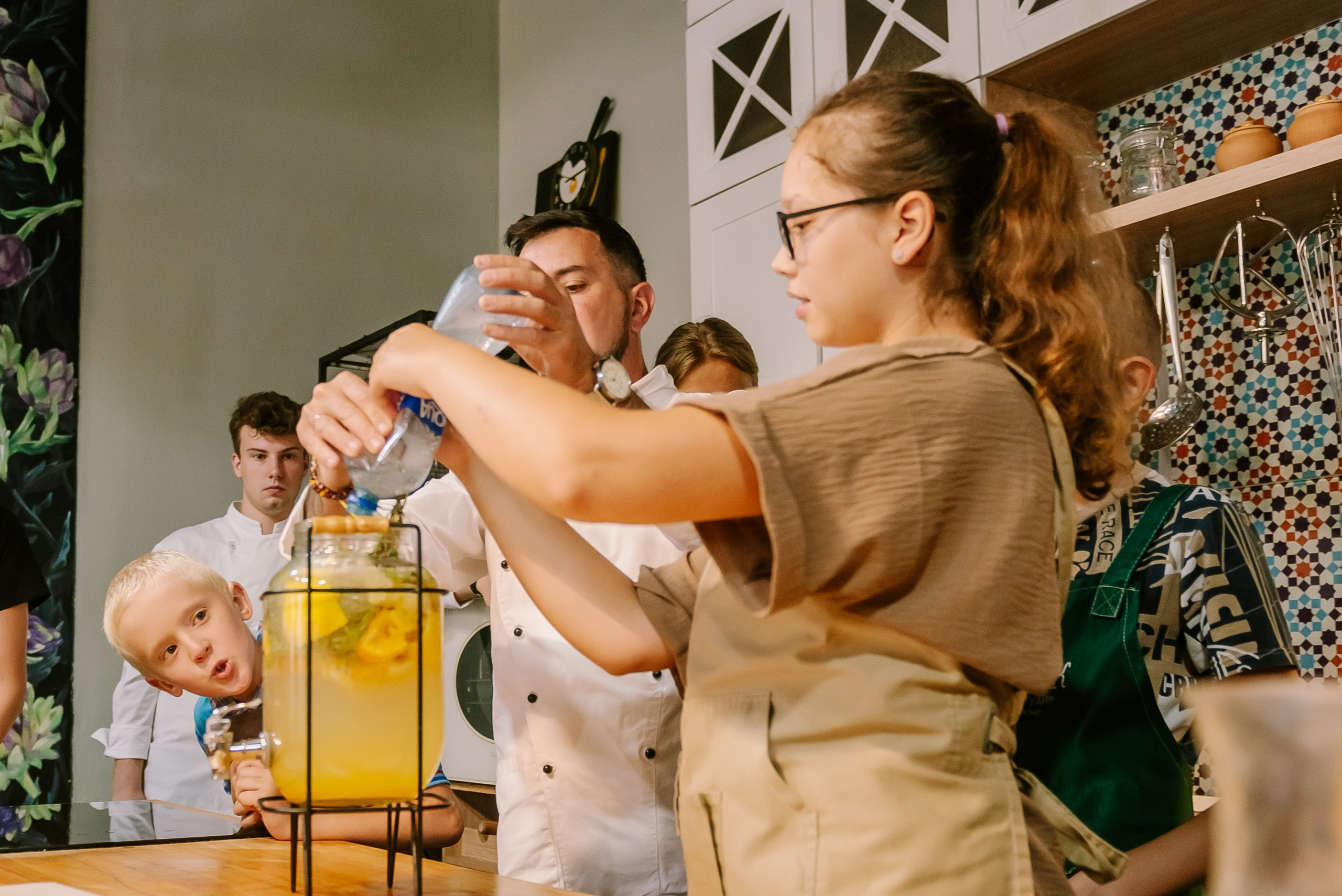 Инклюзивная кухня добра в Артишок 30. 07.35. Детский фотограф, семейный фотограф и репортажи в Кемерово