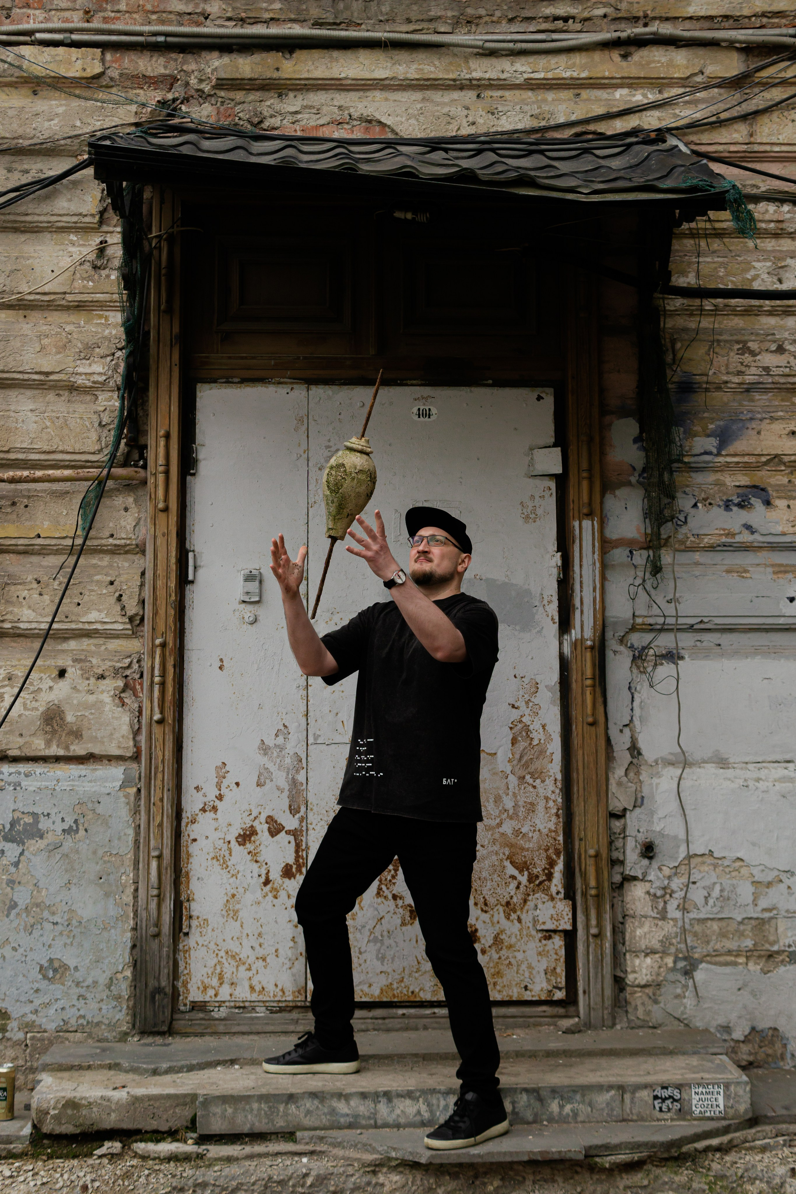 Съемка мерча БЛТ* Semiotica в городе. Фотограф-анималист Ксения Воробьева, Москва