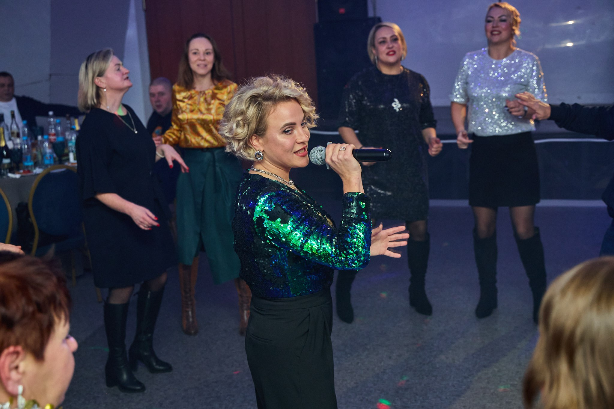 Предновогодняя вечеринка. Свадебный и семейный фотограф в г. Волхов Алексей Кочерыжкин