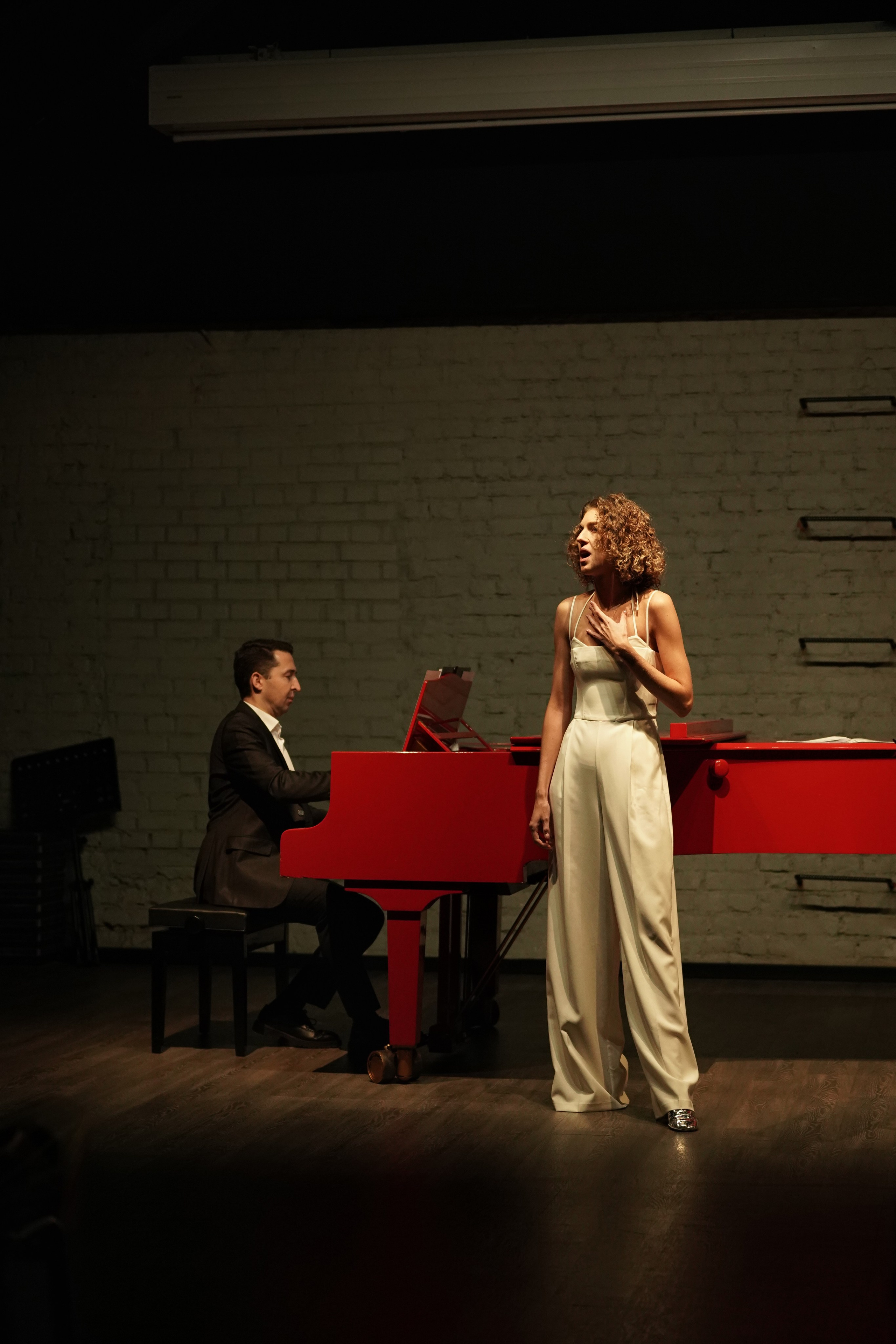 В сумраке Есенин-центра. 7/11/25. Фотограф Строгино Яна Гавриленко