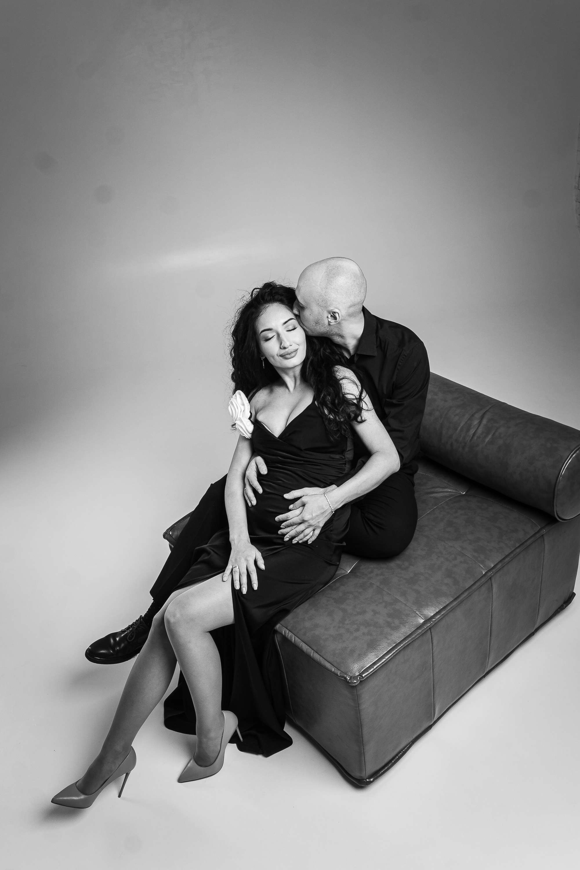 Беременность в ЧБ. Ваш свадебный и семейный фотограф