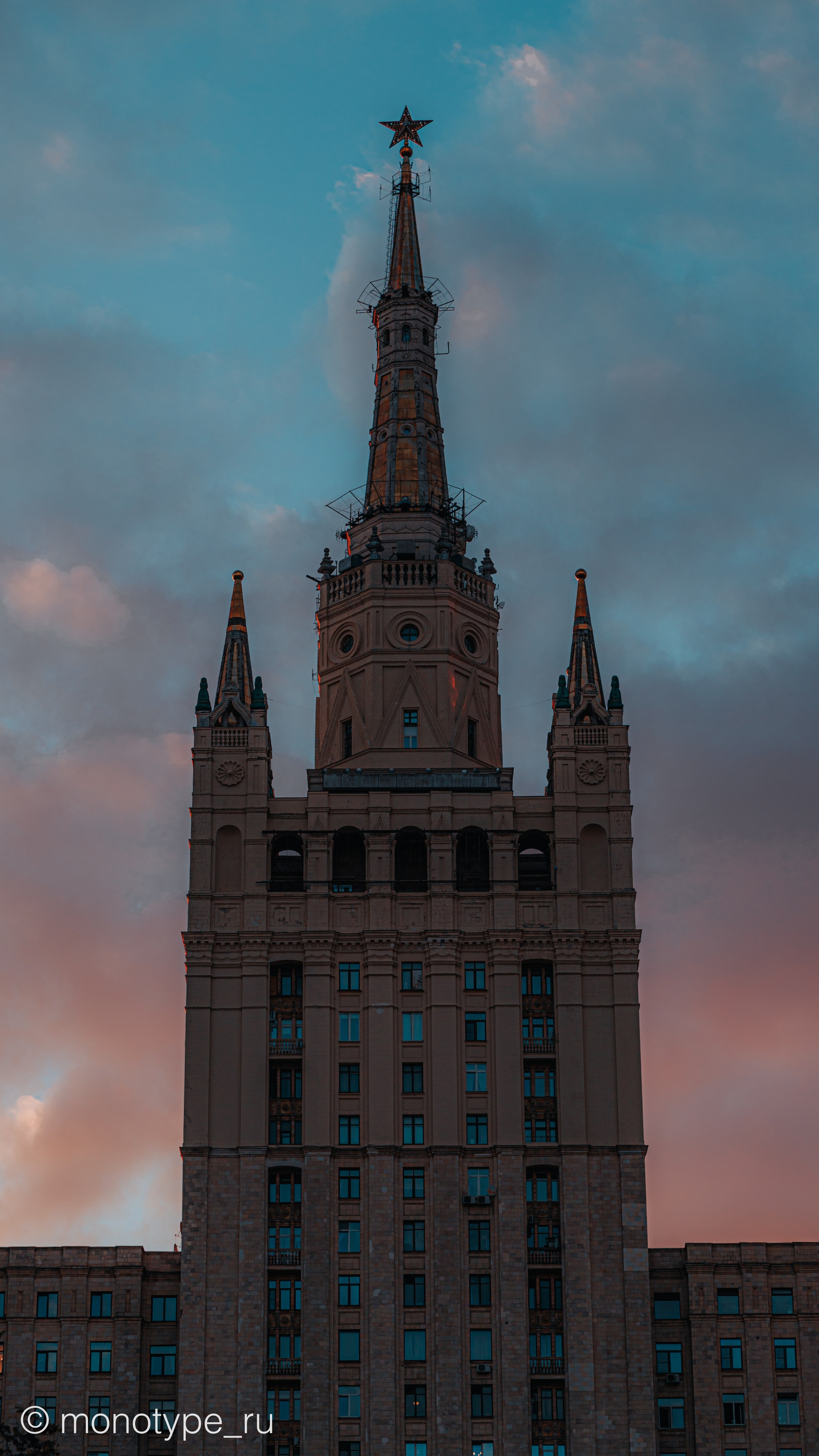 ST. BARRICADE. MOSCOW / БАРРИКАДНАЯ. МОСКВА