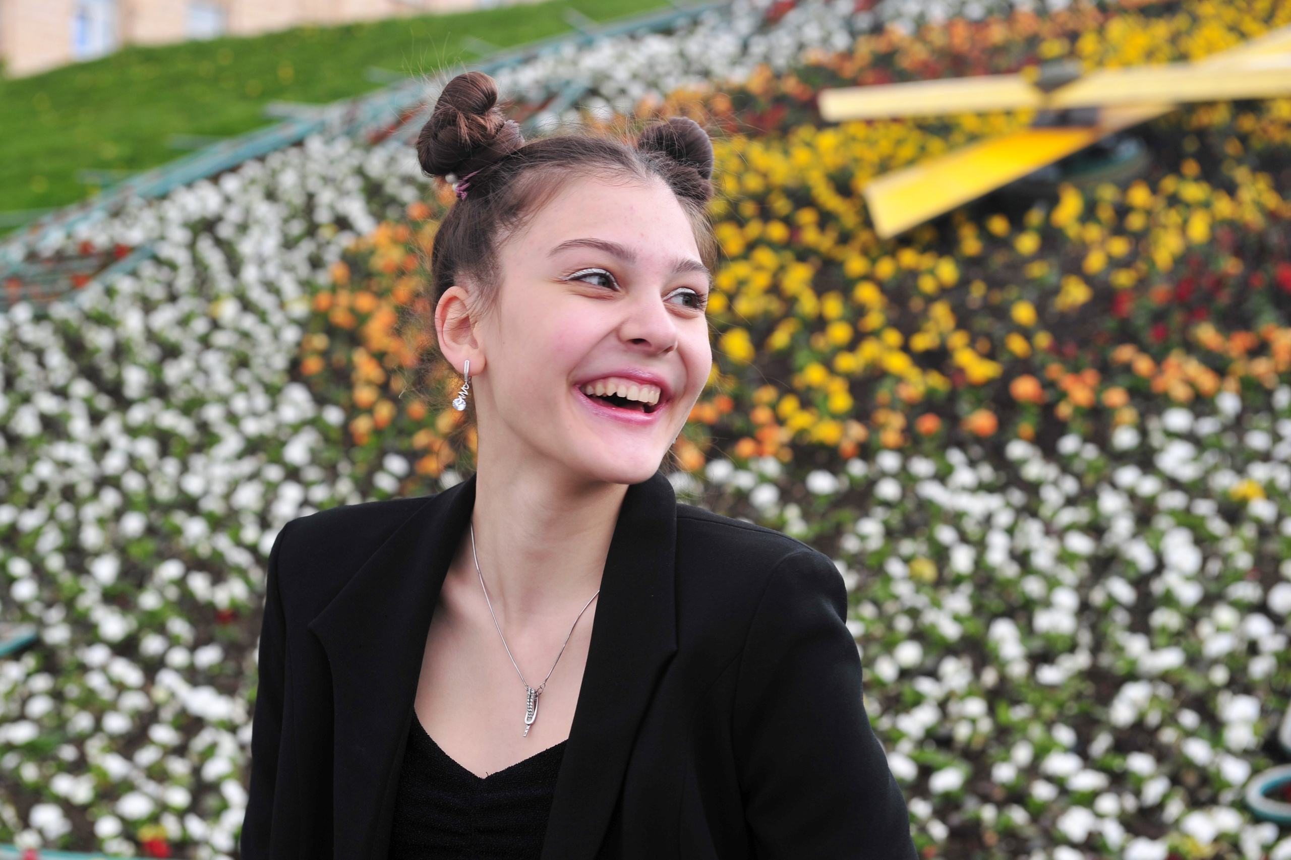 Последний Звонок на Поклонной Горе (уличная фотосессия 9-классников). Свадебный и семейный фотограф в Москве Ирина Гончарова