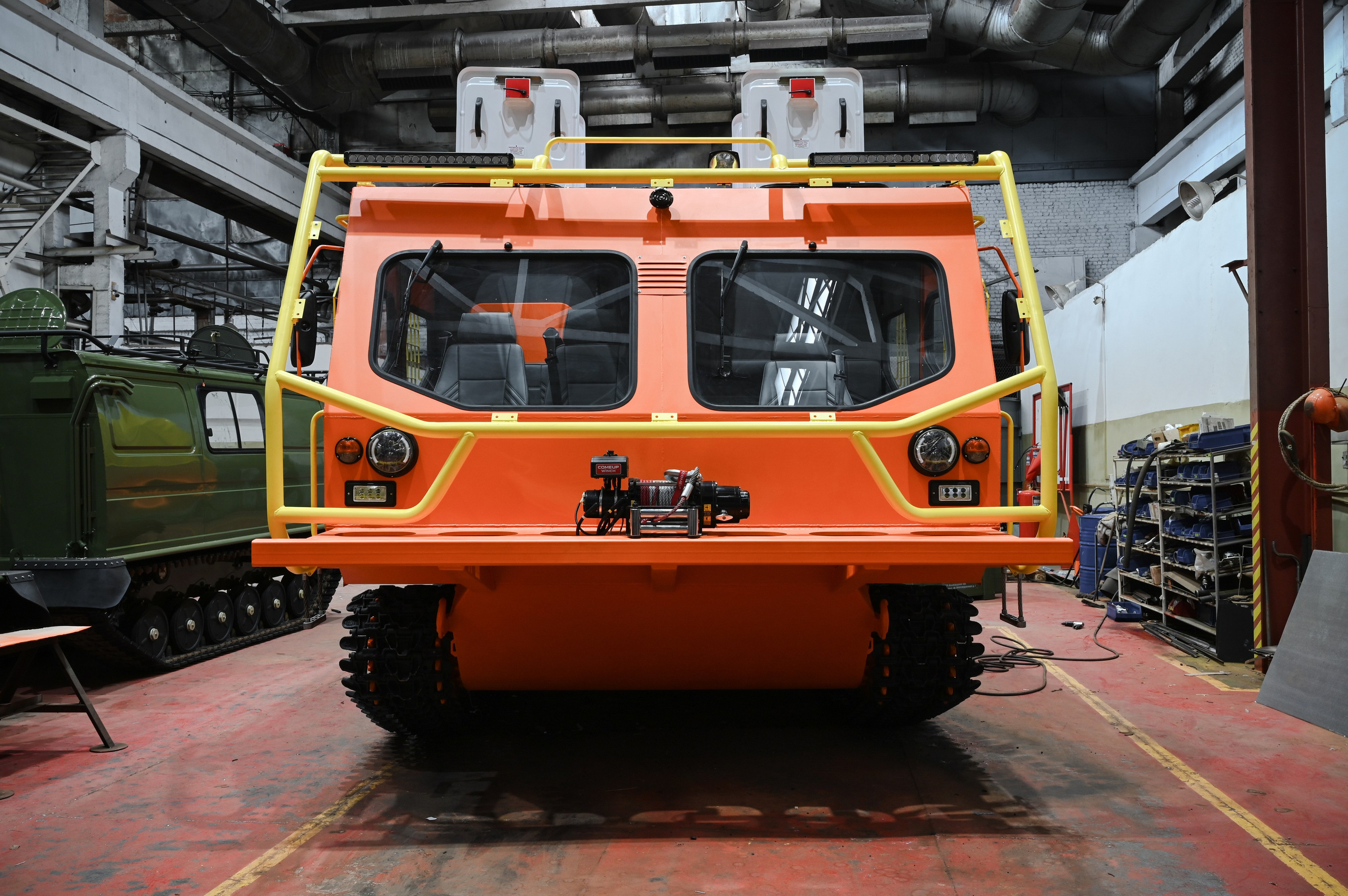 Плавающий гусеничный снегоболотоход ЗЗГТ-6039/6040. Фотограф Юсов Александр