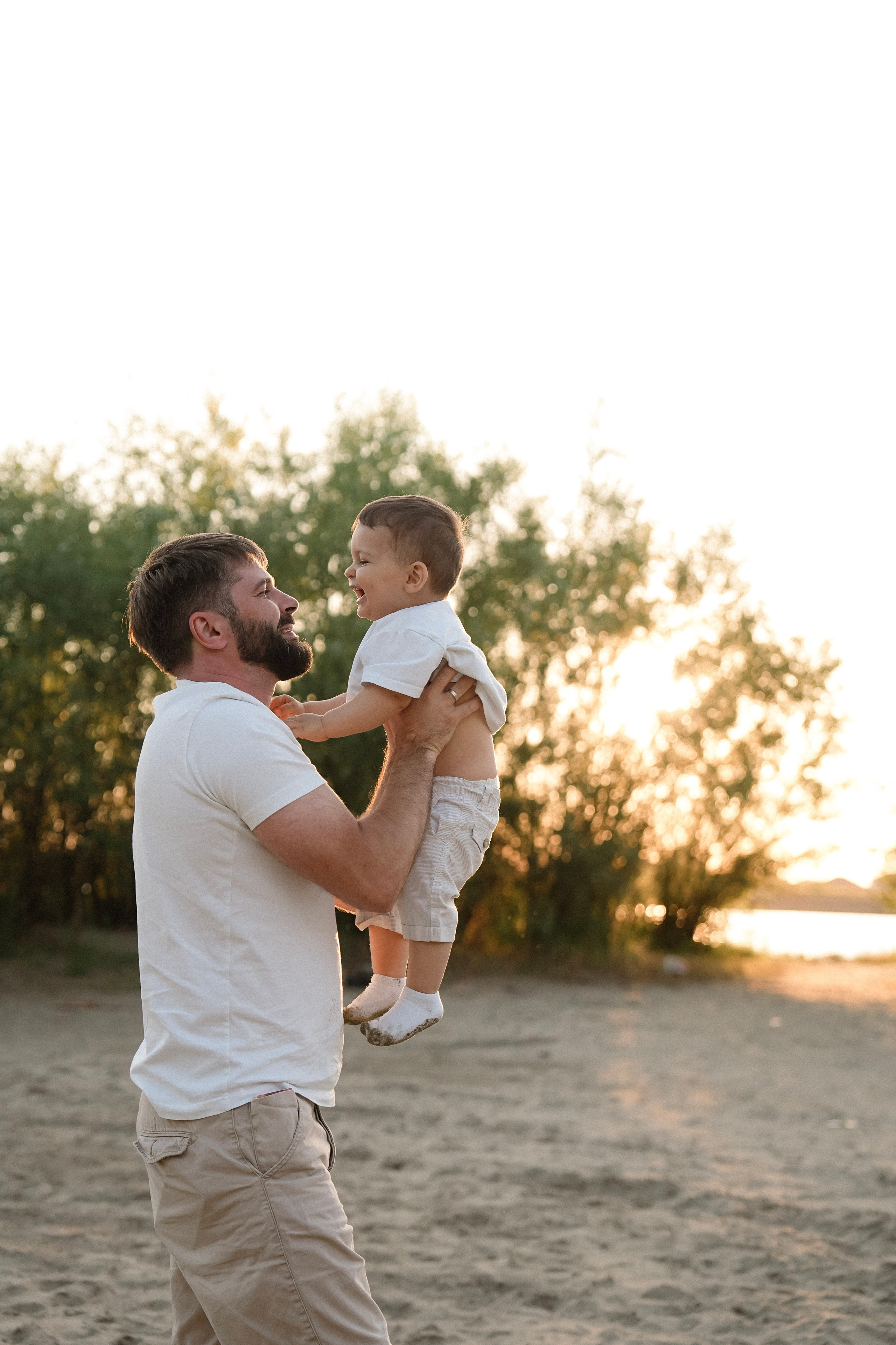 Семейная съёмка на закате. Фотограф с психологическим образованием