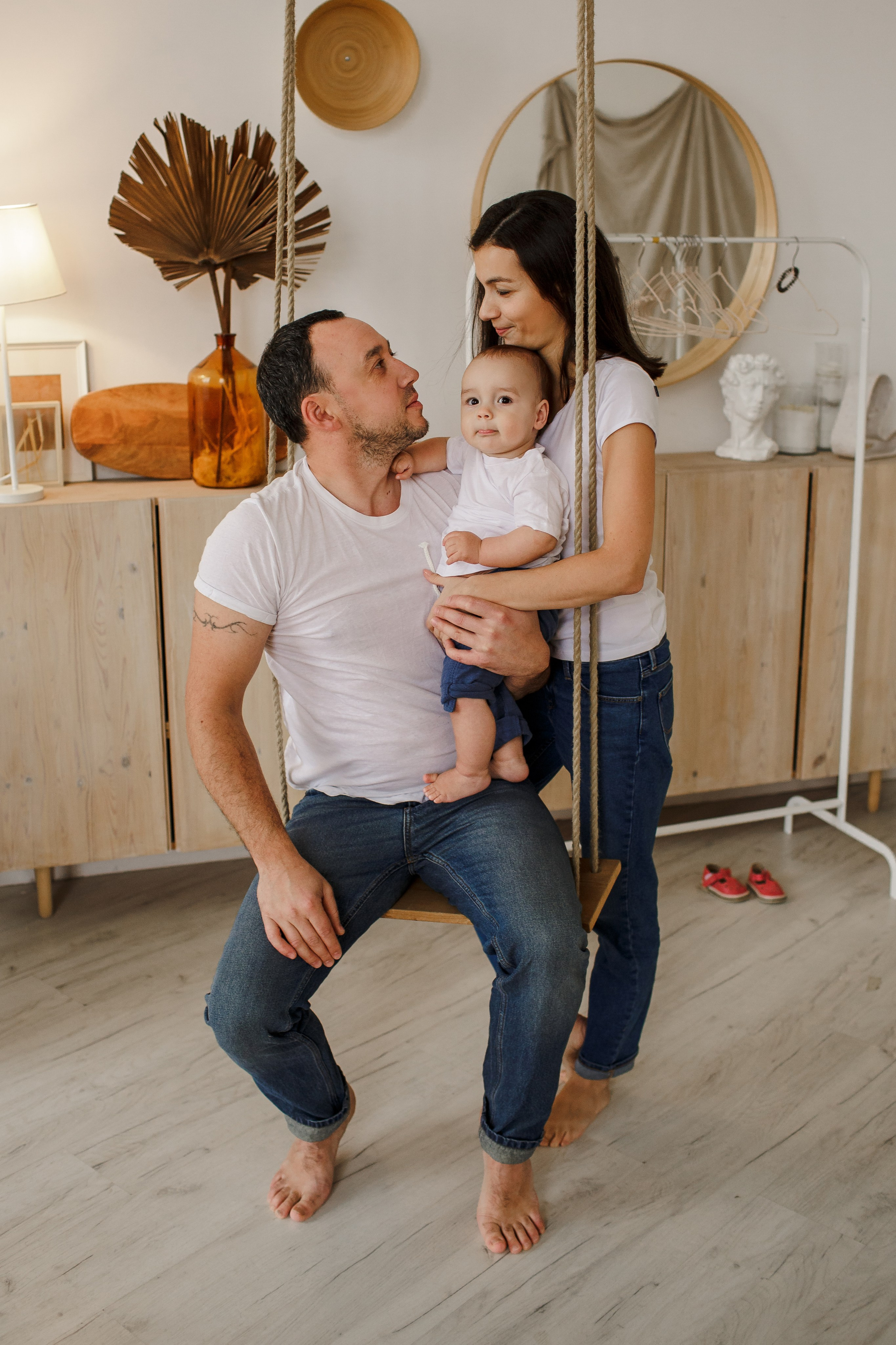 Семейная фотосессия в студии. Свадебный фотограф Кирилл Белый