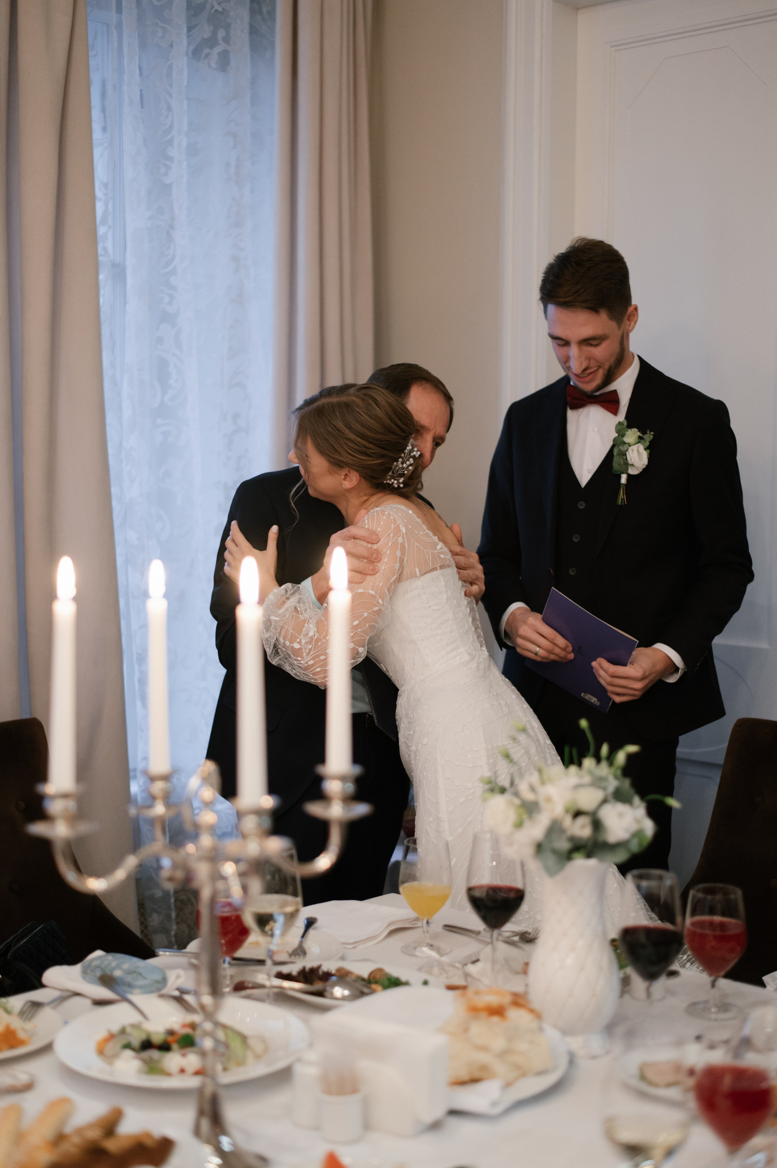 Свадебная фотосессия в Читальне имени Пушкина и камерный банкет в ресторане «Гусятникоff». Семейный и свадебный фотограф в Москве Татьяна Николаева