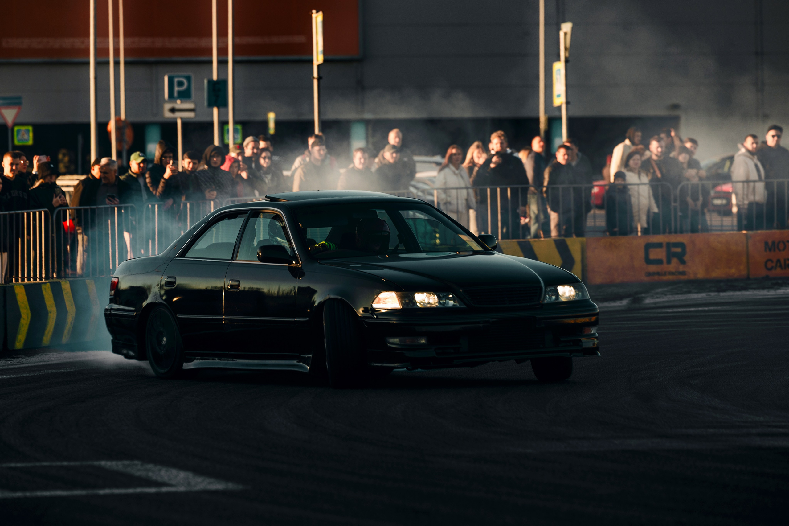 Фотографии закрытия сезона 2025 VibeSide — дрифт и автошоу у МЕГА Дыбенко, Санкт-Петербург