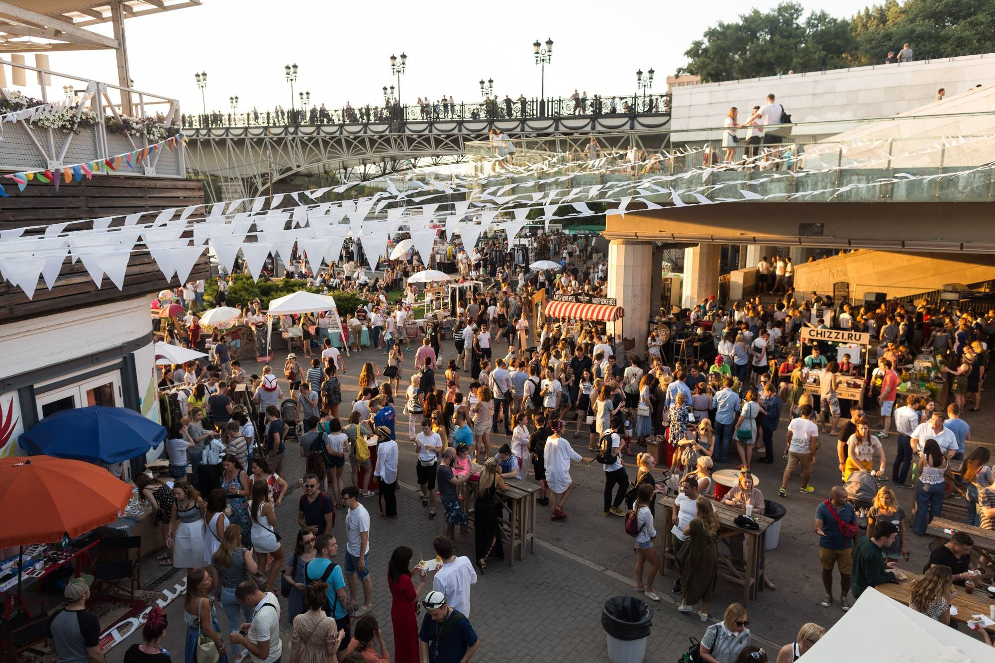 17 июля 2016 на Стрелке / фото Егор Слизяк. Фотоотчеты «Ламбада-маркета»