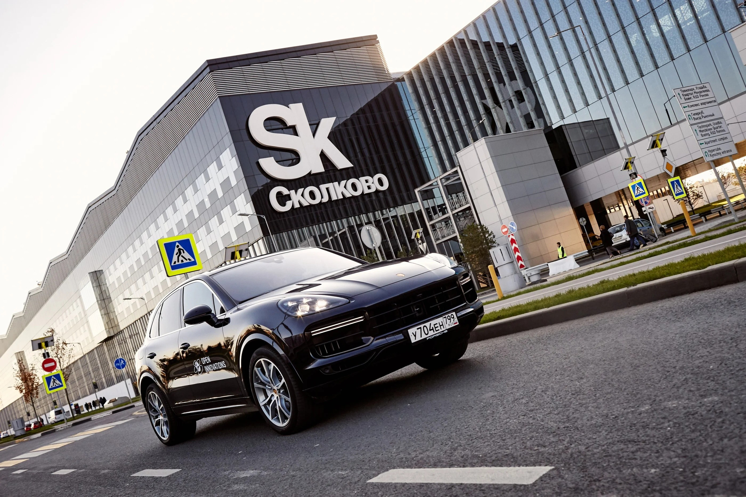 Porsche x Skolkovo promo. Спортивный и бизнес фотограф Арсений Голышкин