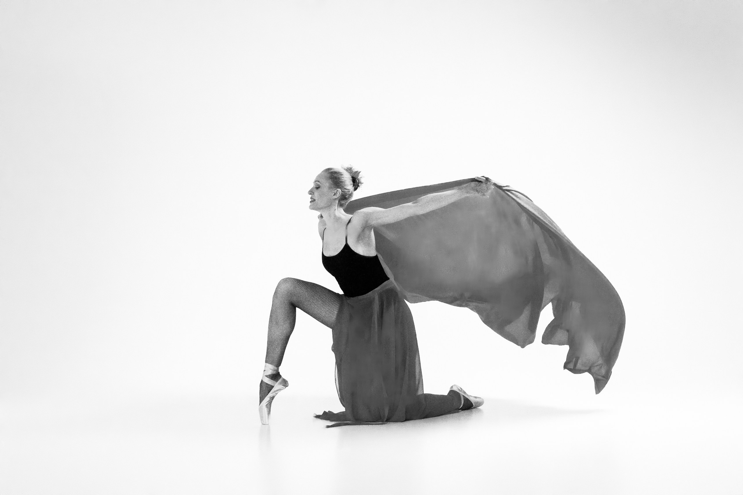 Studio photo shoot for girls in Yekaterinburg. Dynamic b/w shots.