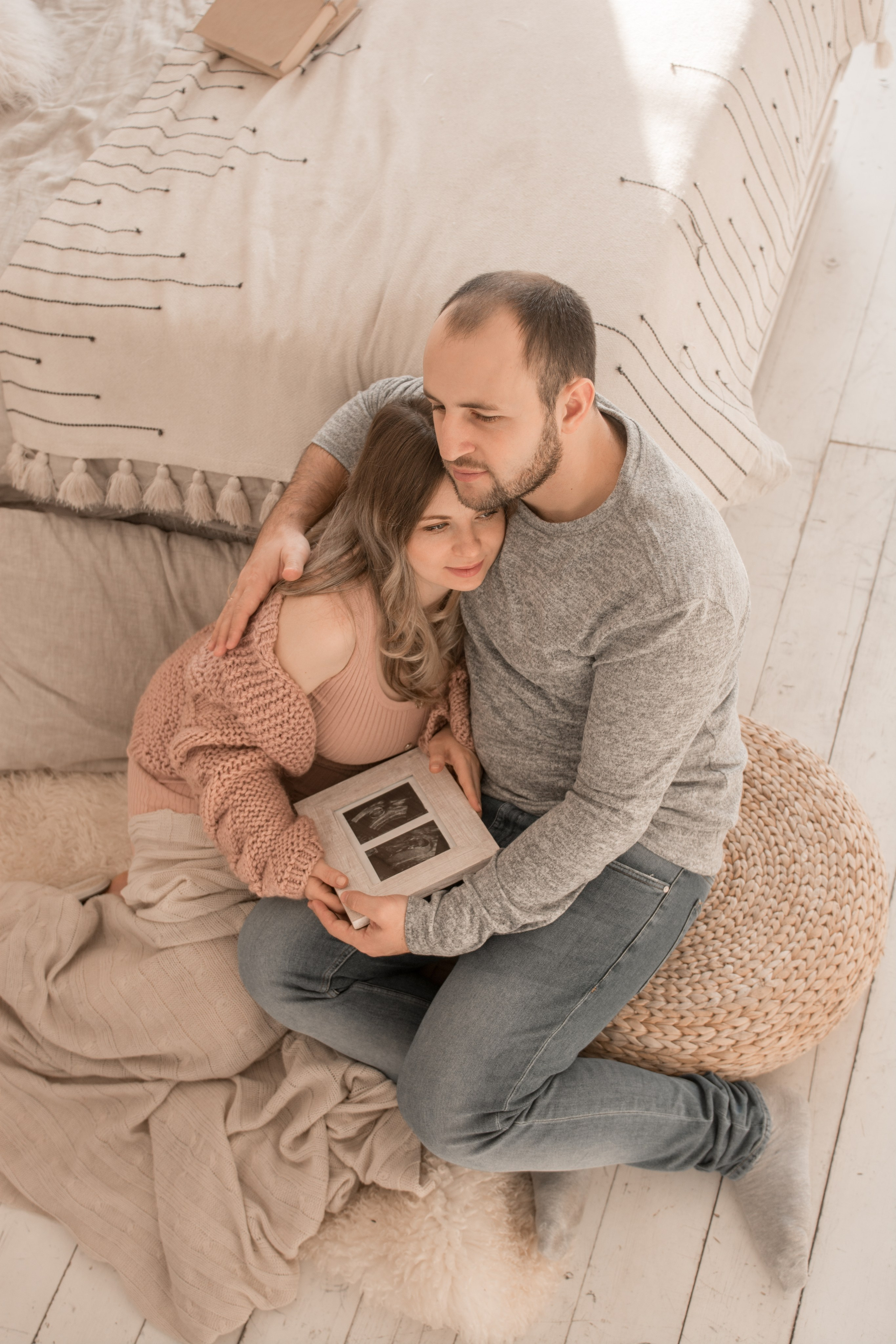 Нежная фотосессия беременности в студии с декором. Фотосессия беременности — Крылова Натали — Москва