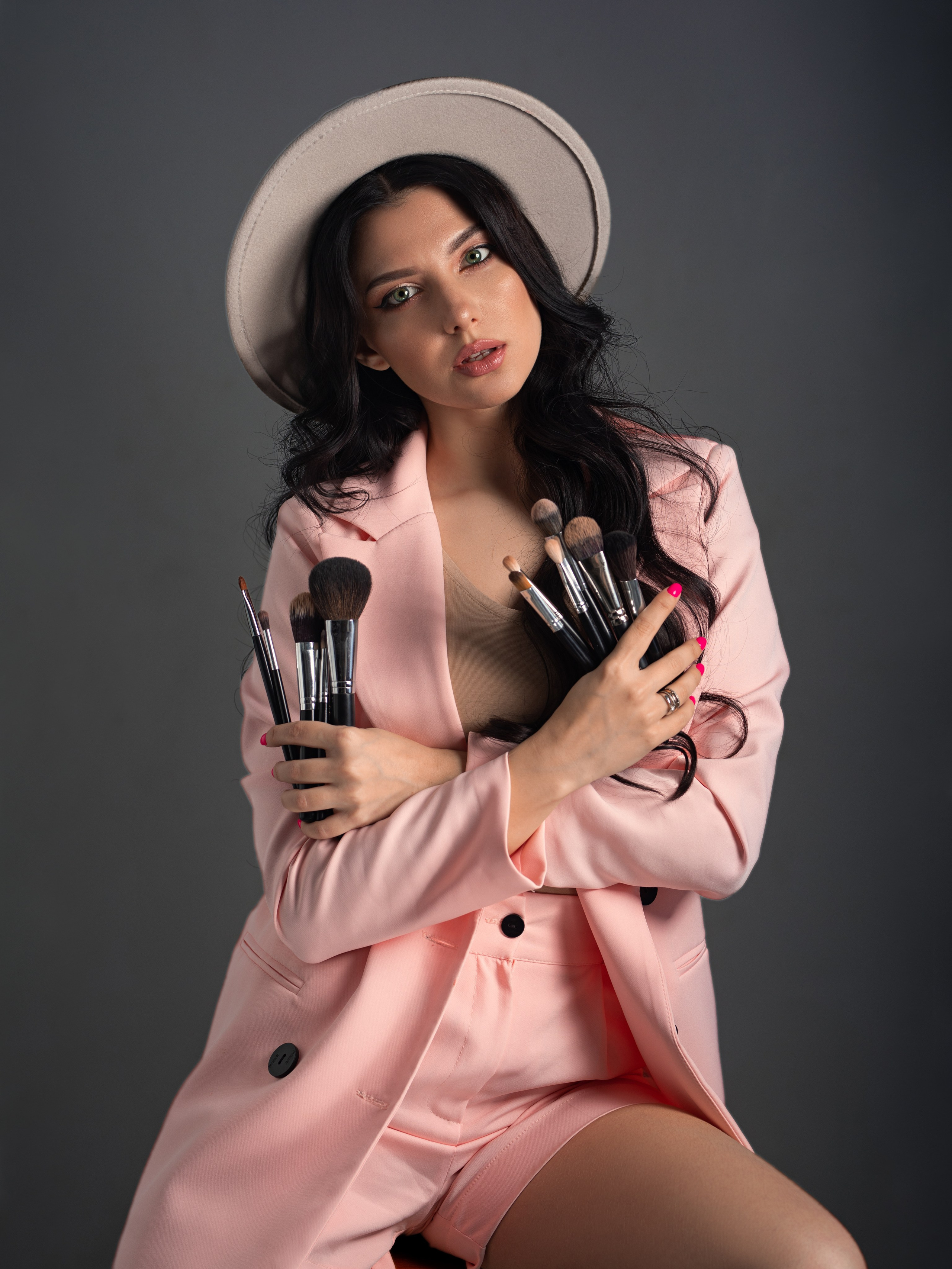 Фотосет с Кристиной в студии на циклораме и на улице города в формате для «себя»