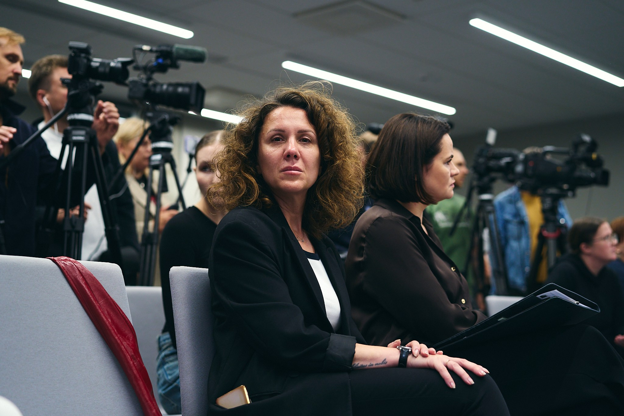 Press conference with Sviatlana Tsikhanouskaya and released political prisoners. Photographer in Vilnius