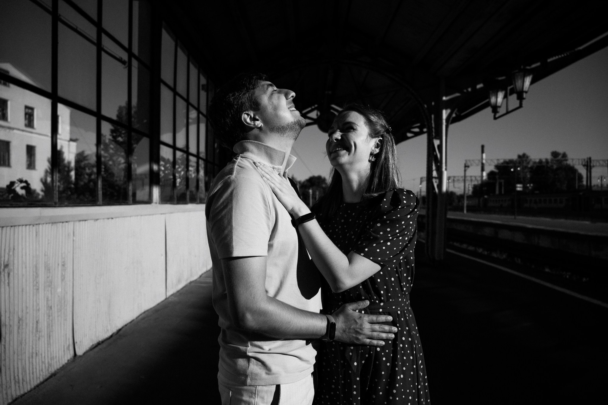 Пара на Витебском вокзале. Свадебный и семейный фотограф из Санкт-Петербурга Климов Анатолий