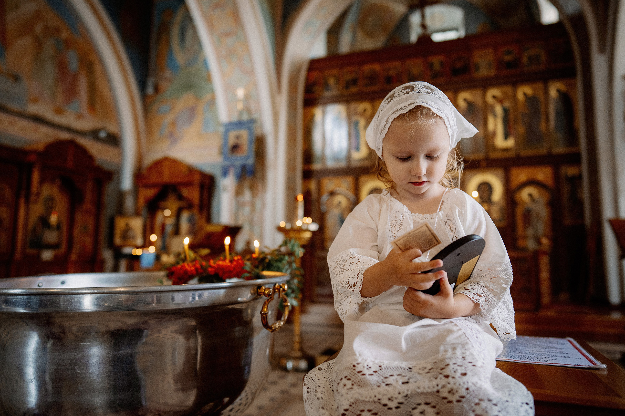 Крещение Эммы. Фотограф на Крещение и Венчание в Красноярске Рамазанова Юлия