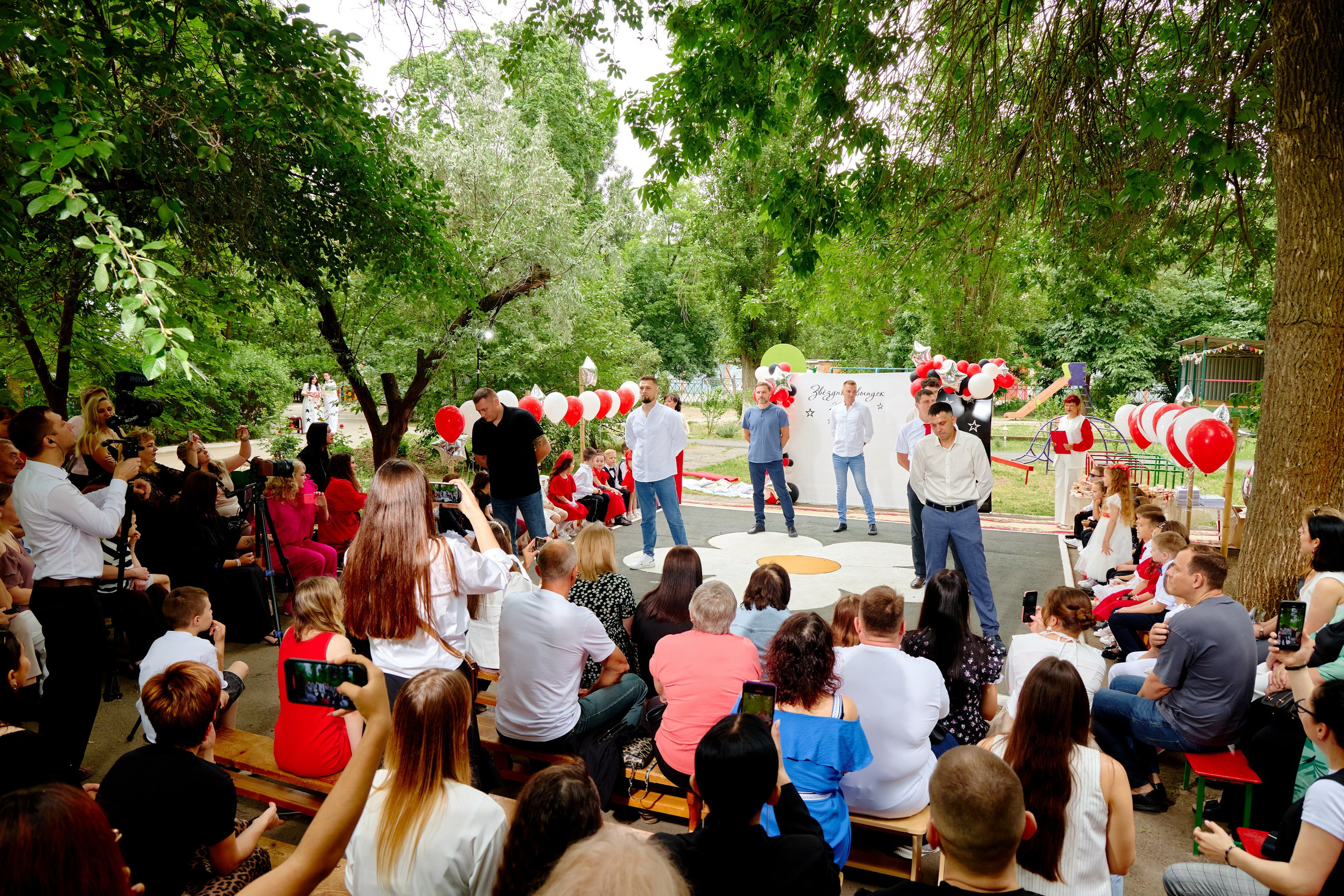 Выпускной 45 сад. Фотограф Выпускные альбомы Таганрог Сергей Коробченко