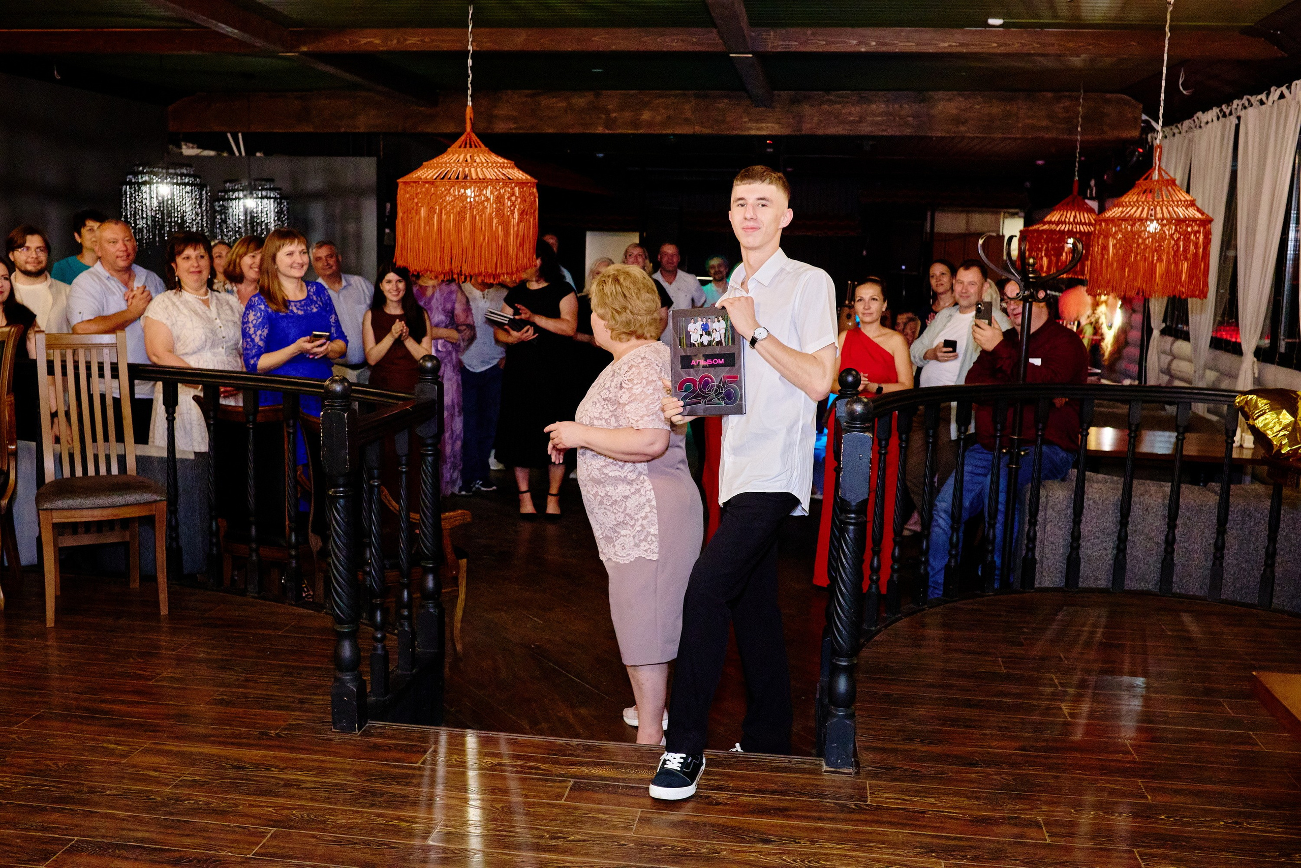 Выпускной 35 Сош. Фотограф Выпускные альбомы Таганрог Сергей Коробченко