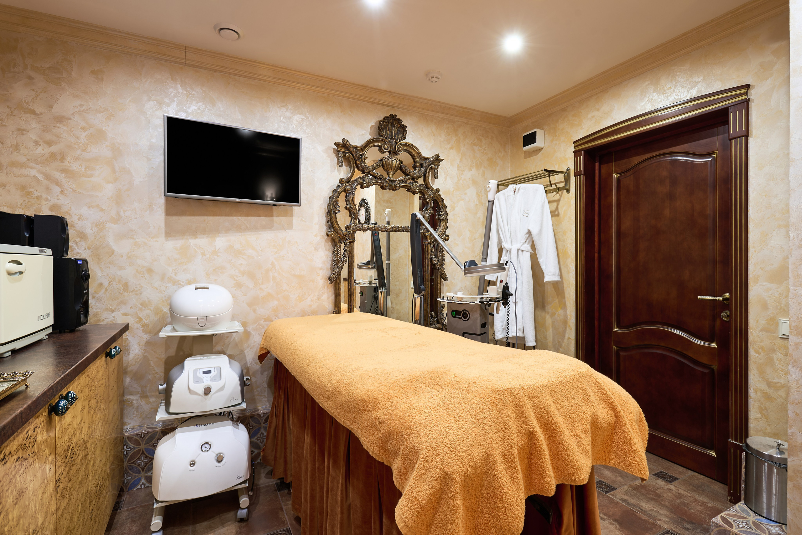 Салон красоты (Эмира). Автомобильный и интерьерный фотограф в Минске Александр Тагаев