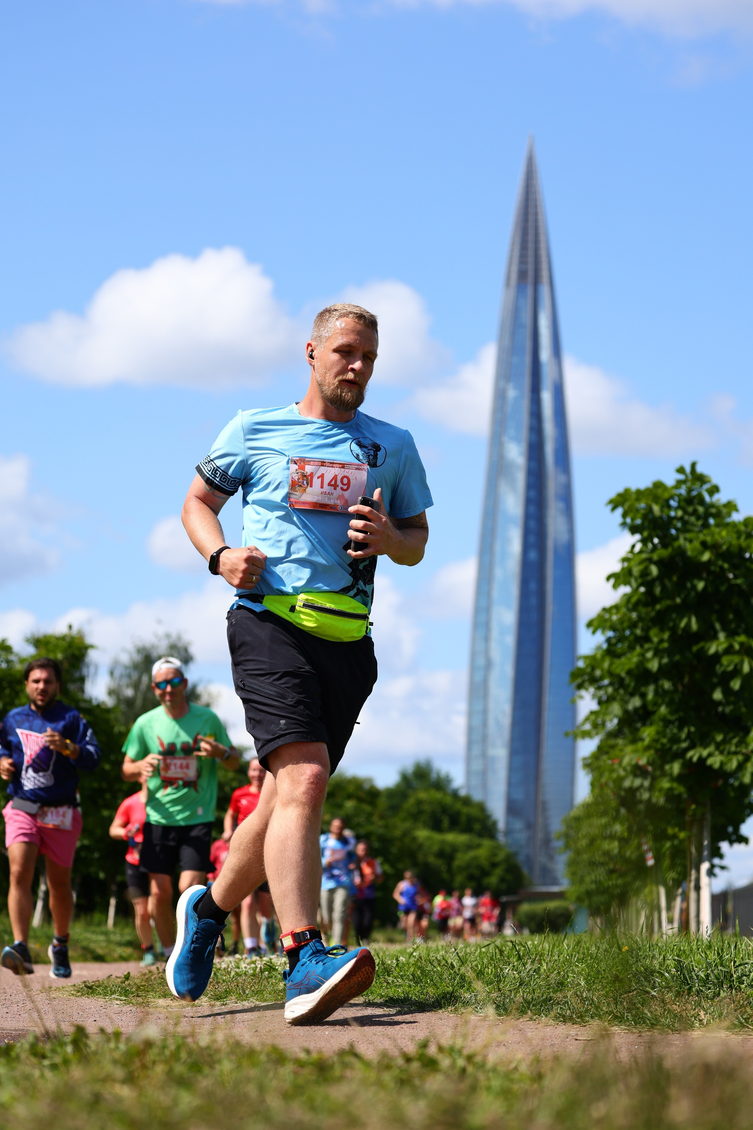 Алые паруса Грифон ран 2025. Спортивный фотограф в Санкт-Петербурге Илья Vacool