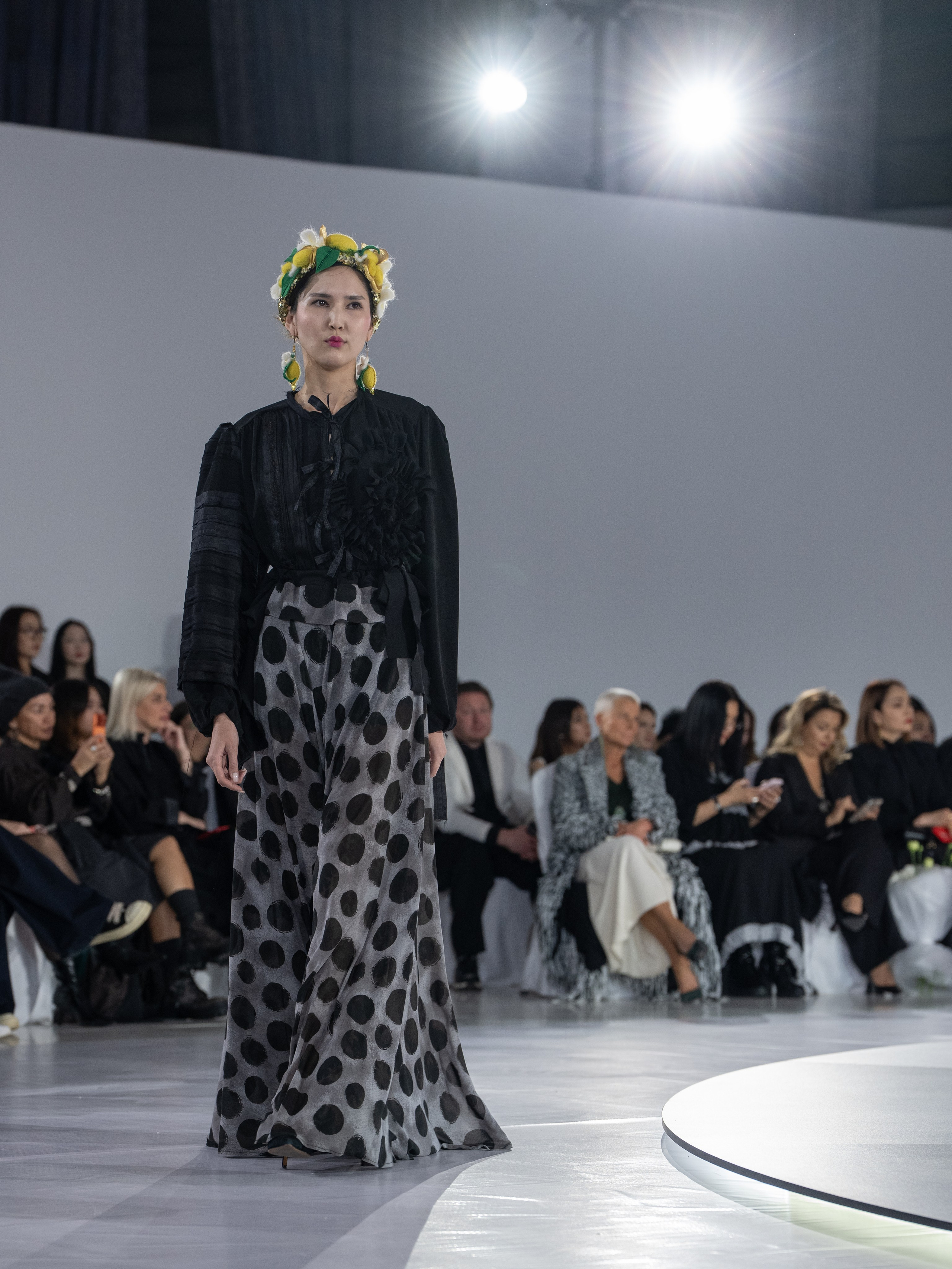 Дизайнер Kharchi. Сайт Алматинского НЮ АРТ, будуар и фэшн фотографа Дениса Карпенко