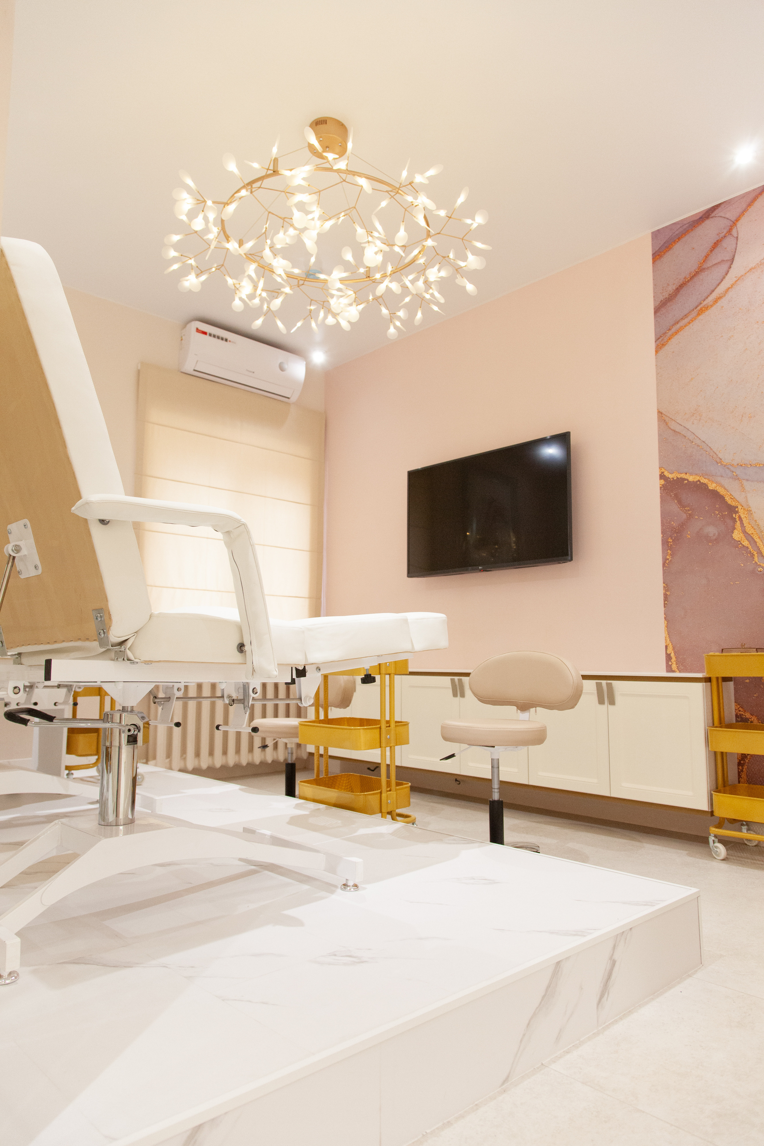 Съемка для студии красоты. Предметный и контент фотограф в Уфе Мария Волошина