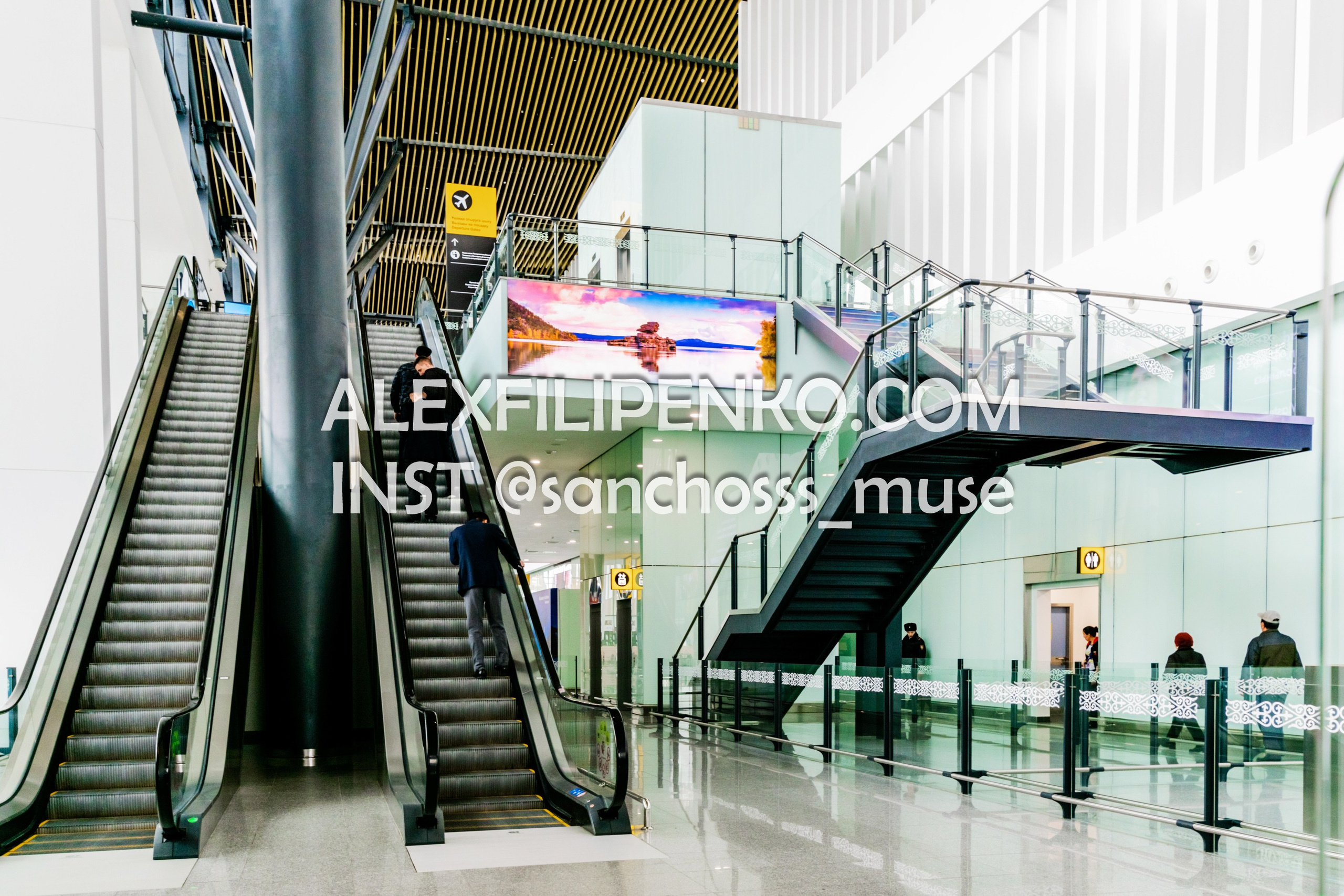 Фотосъемка для рекламного оператора MYD Production в Аэропорту Астаны. Фотограф интерьера недвижимости и архитектуры в Астане