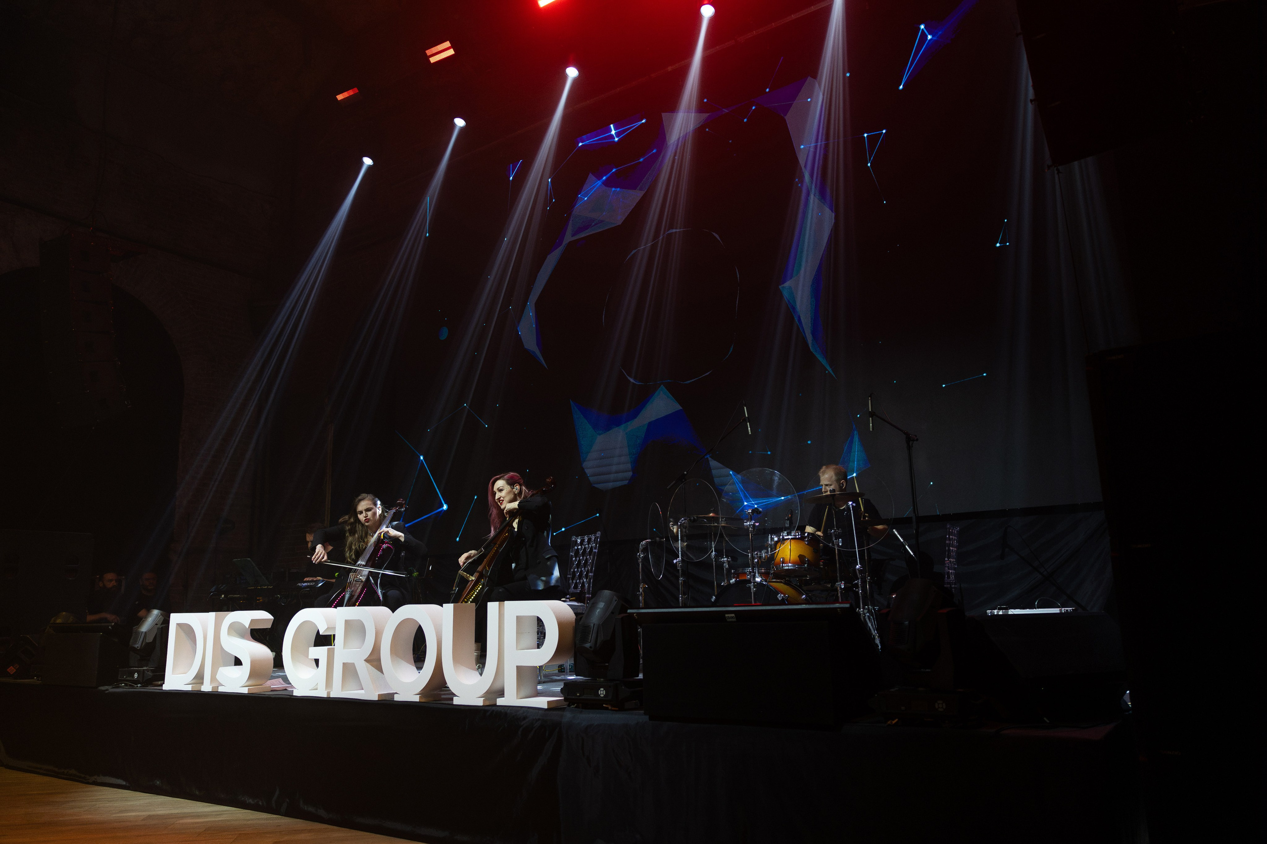 Data Summit 2025 (1). Свадебный репортажный фотограф в Москве