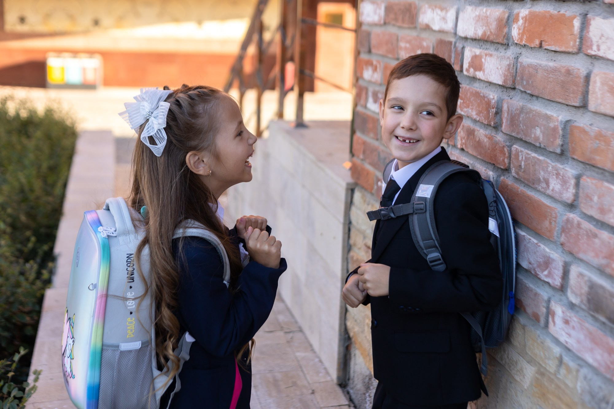 Саша и Лиза идут в 1й класс. Фотограф в Оренбурге. Профессиональный фотограф