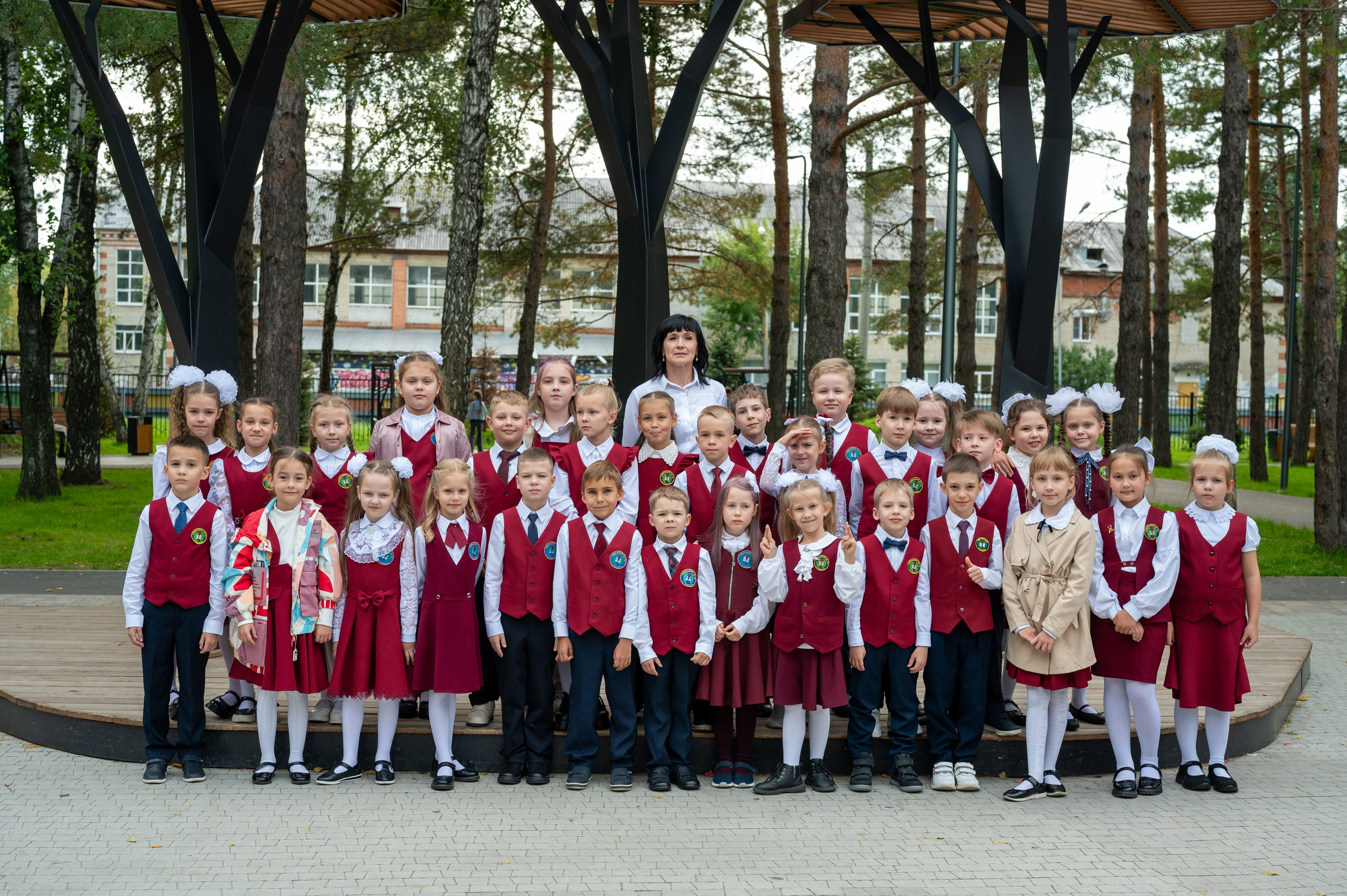 1 сентября 16 гимназия 2 класс (линейка + в классе+ на улице). Фотограф новорожденных, семейный детский в Тюмени Татьяна Морозова