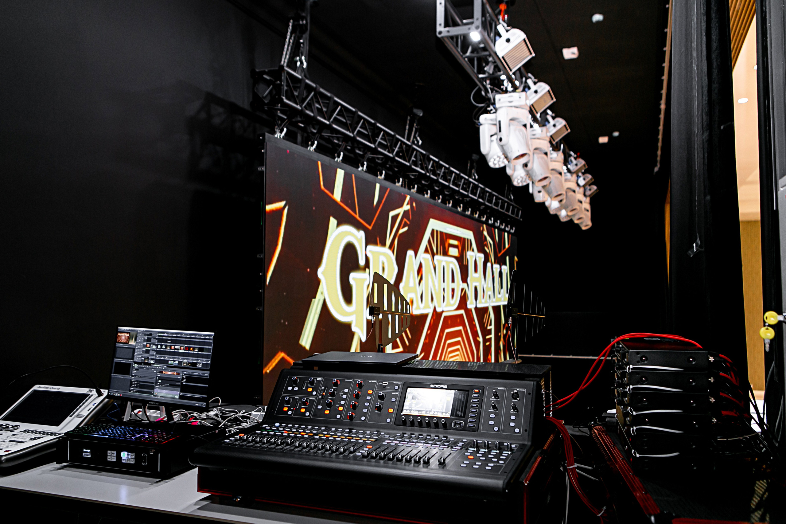 Банкетный зал Grand Holl. Контент фотограф, съемка для маркетплейсов, фуд съемка и репортажи в Новосибирске Ралия Галеева