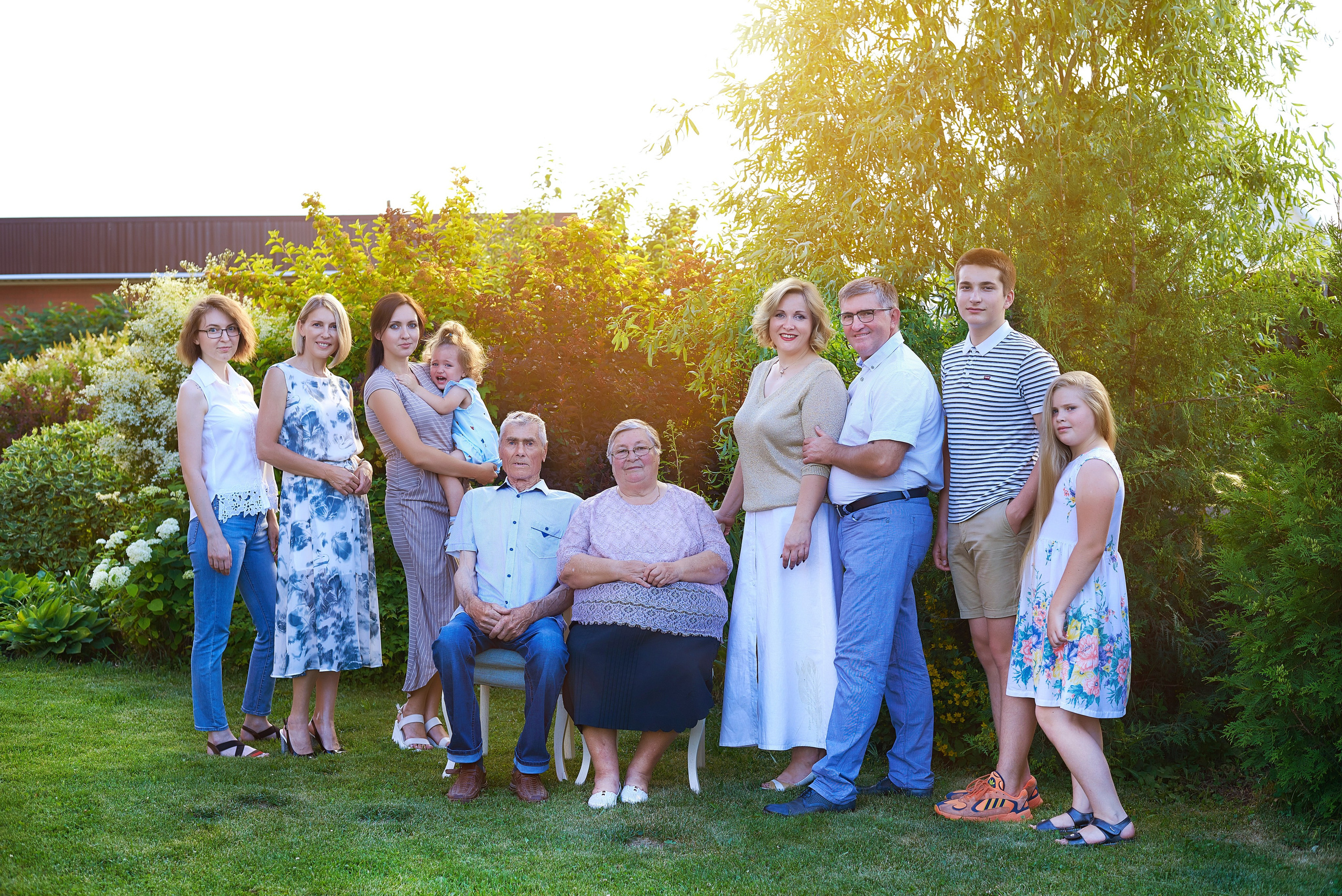 У дома. Семейный фотограф в Барнауле, Горный Алтай, Заринск, Алейск