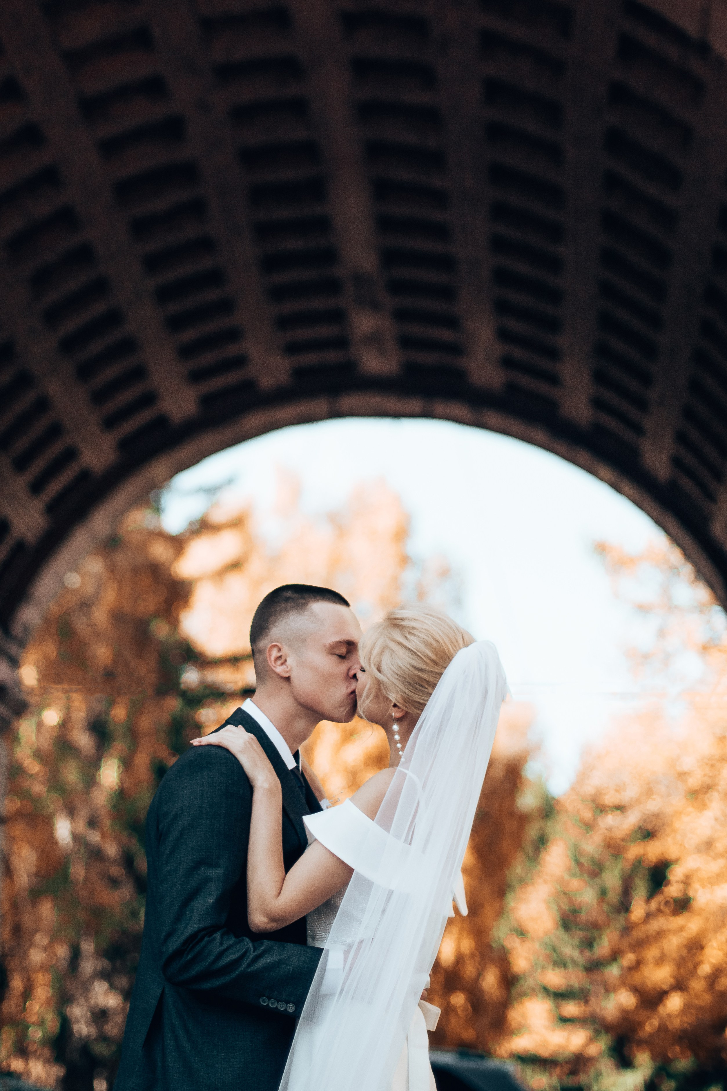 Свадебная фотосессия на площади Пушкина в г. Кемерово