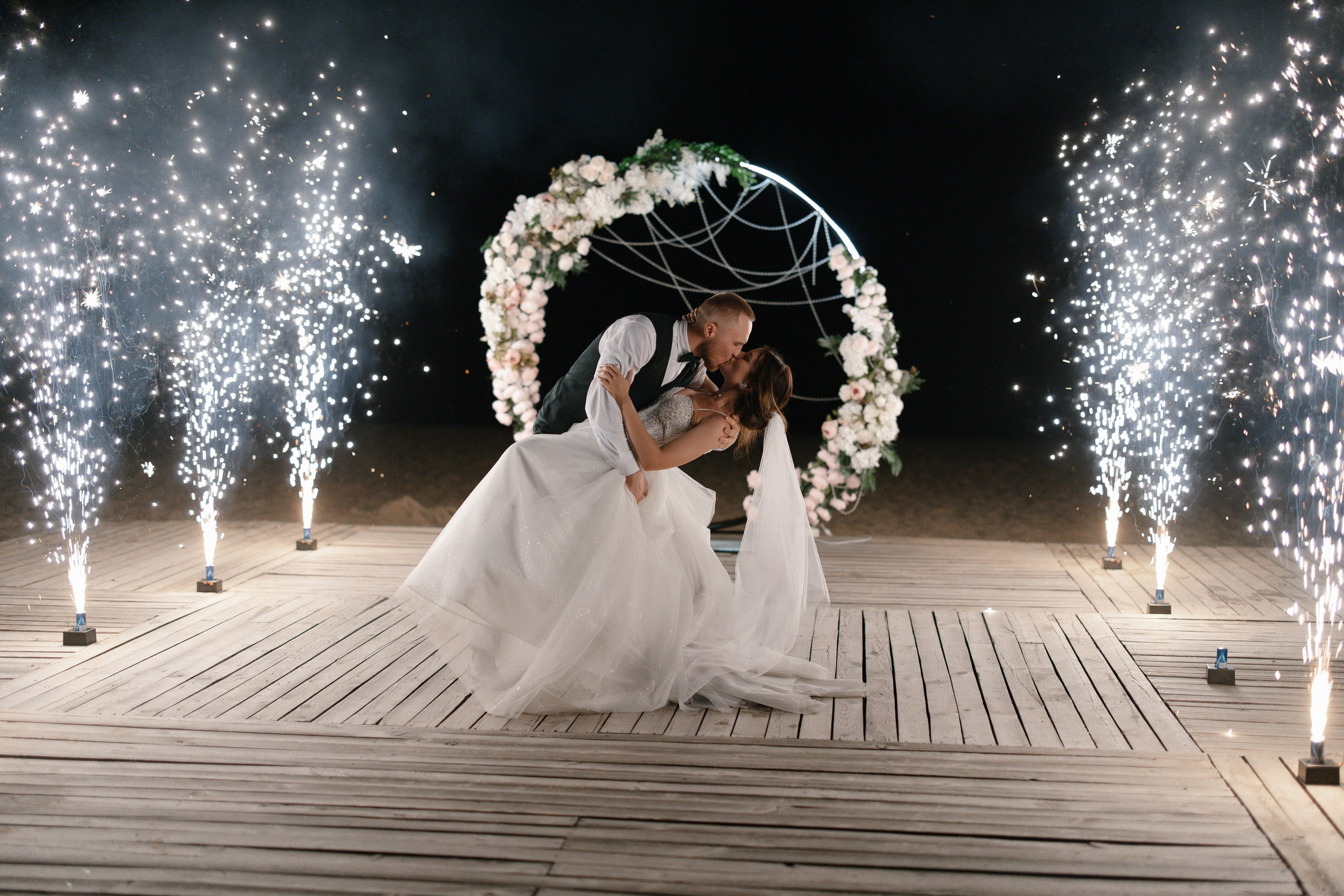 СВАДЕБНЫЕ ЭФФЕКТЫ «ФЕНИКС»