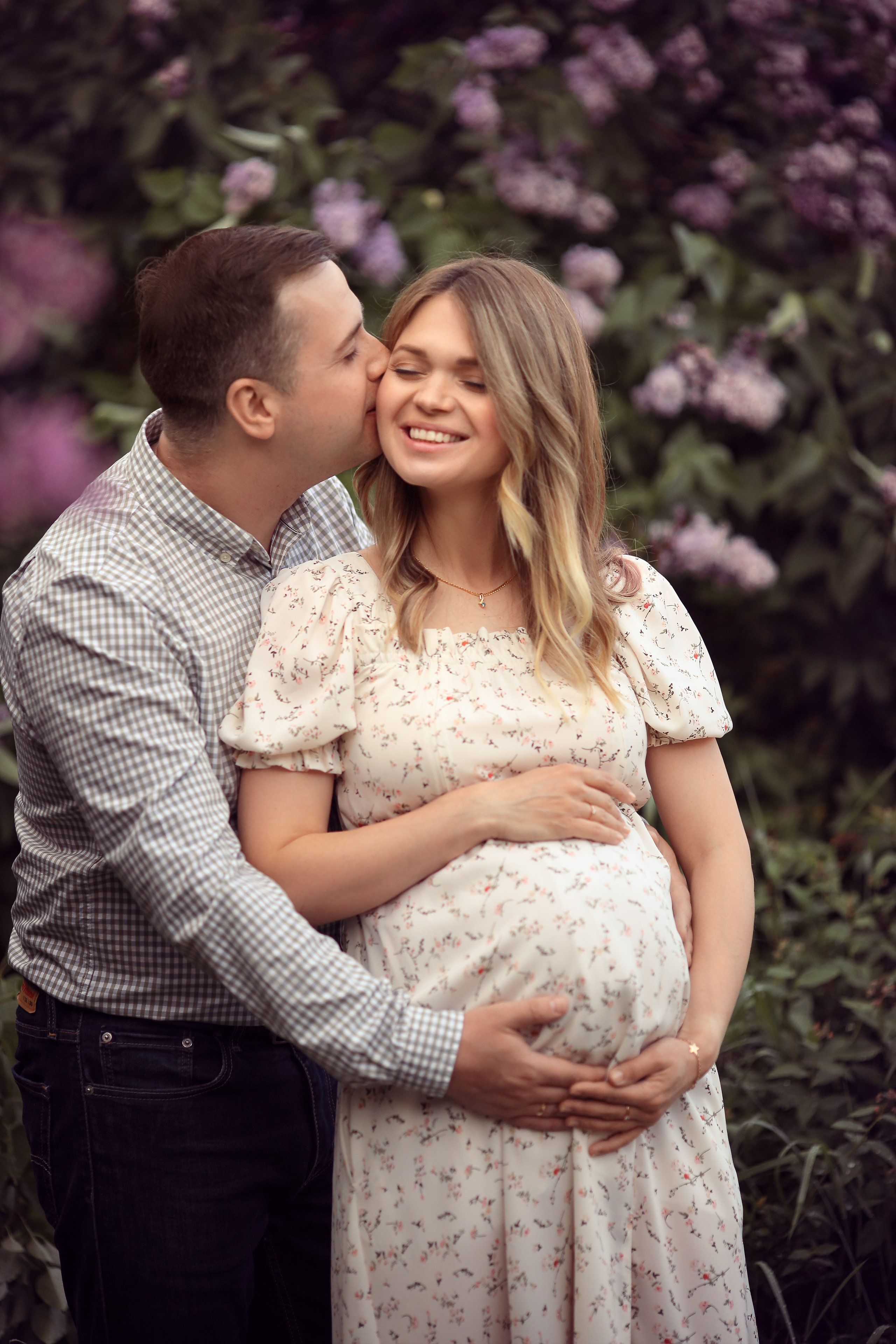 Фотосессия беременной в сирени: Идеи для красивых кадров в Москве. Профессиональный фотограф в Москве. Елена Шуваева