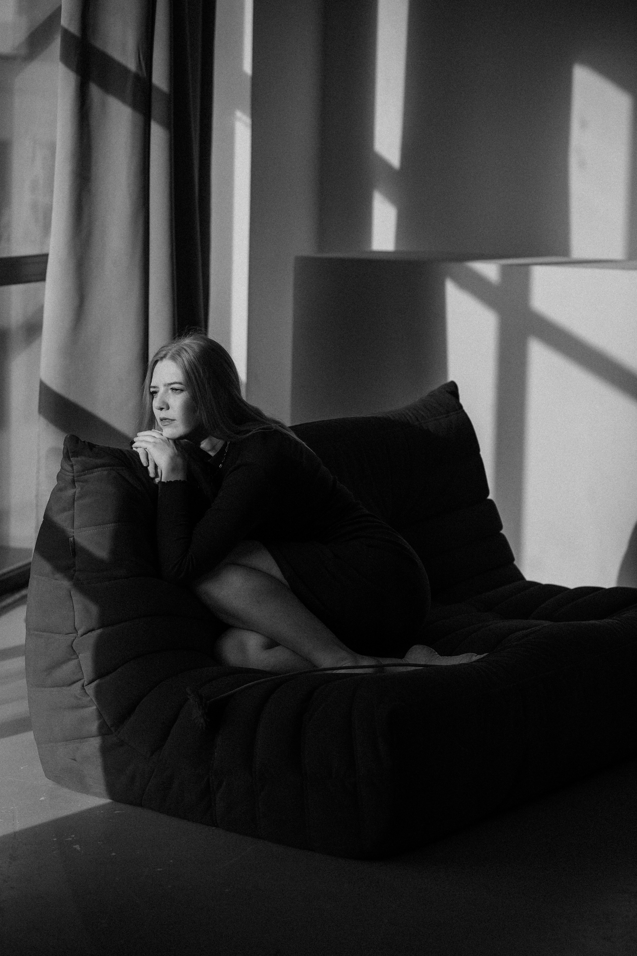 Студийные съемки в ч/б. Женский фотограф в Москве Рина Леонтьева