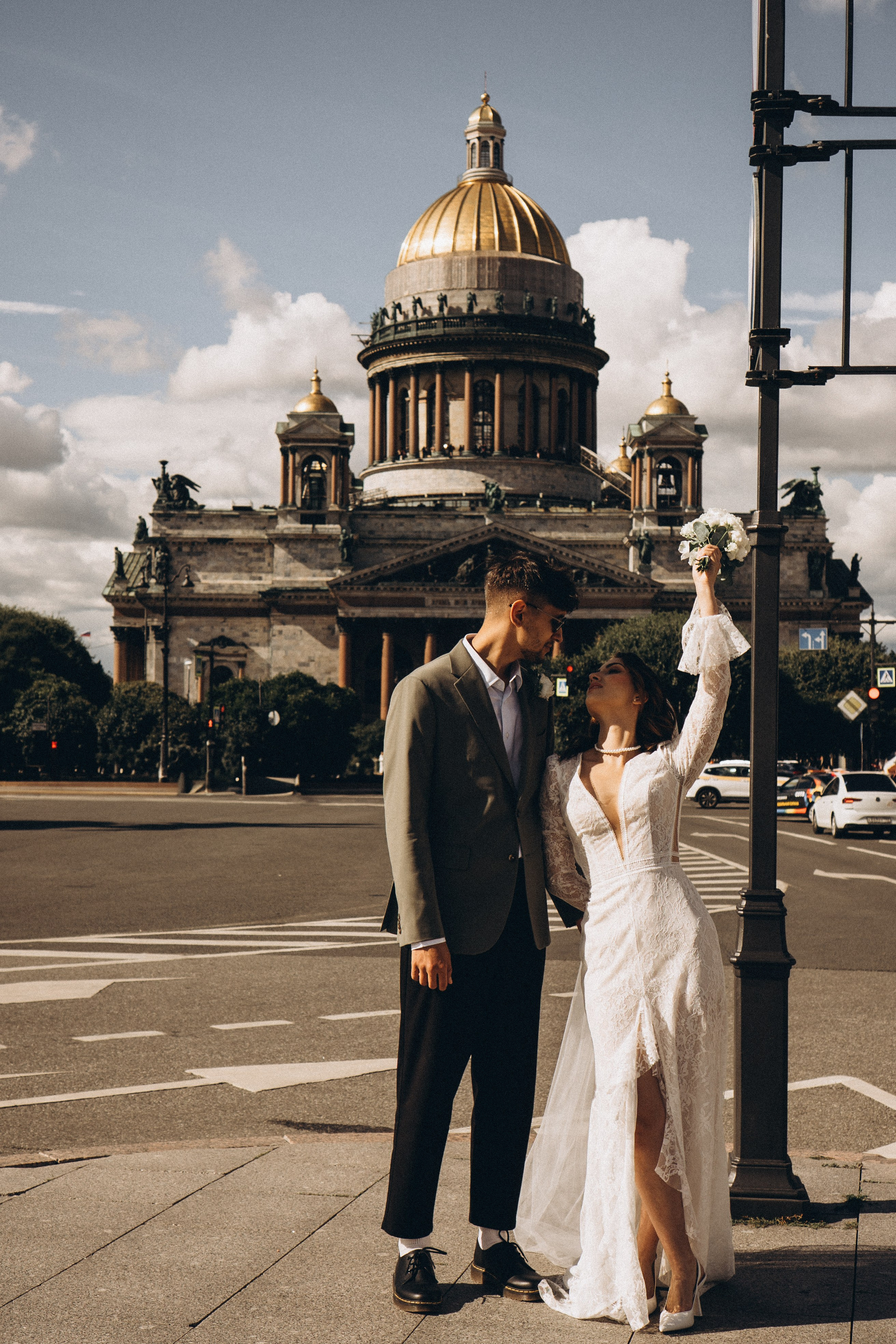 СВАДЕБНАЯ ПРОГУЛКА ВОЗЕ ИСАИКЕВСКОГО СОБОРА АСТОРИИ И ЗАКОНОДАЛЕТНОГО СОБРАНИЯ. Профессиональный фотограф, Санкт-Петербург — Виктория Богомолова