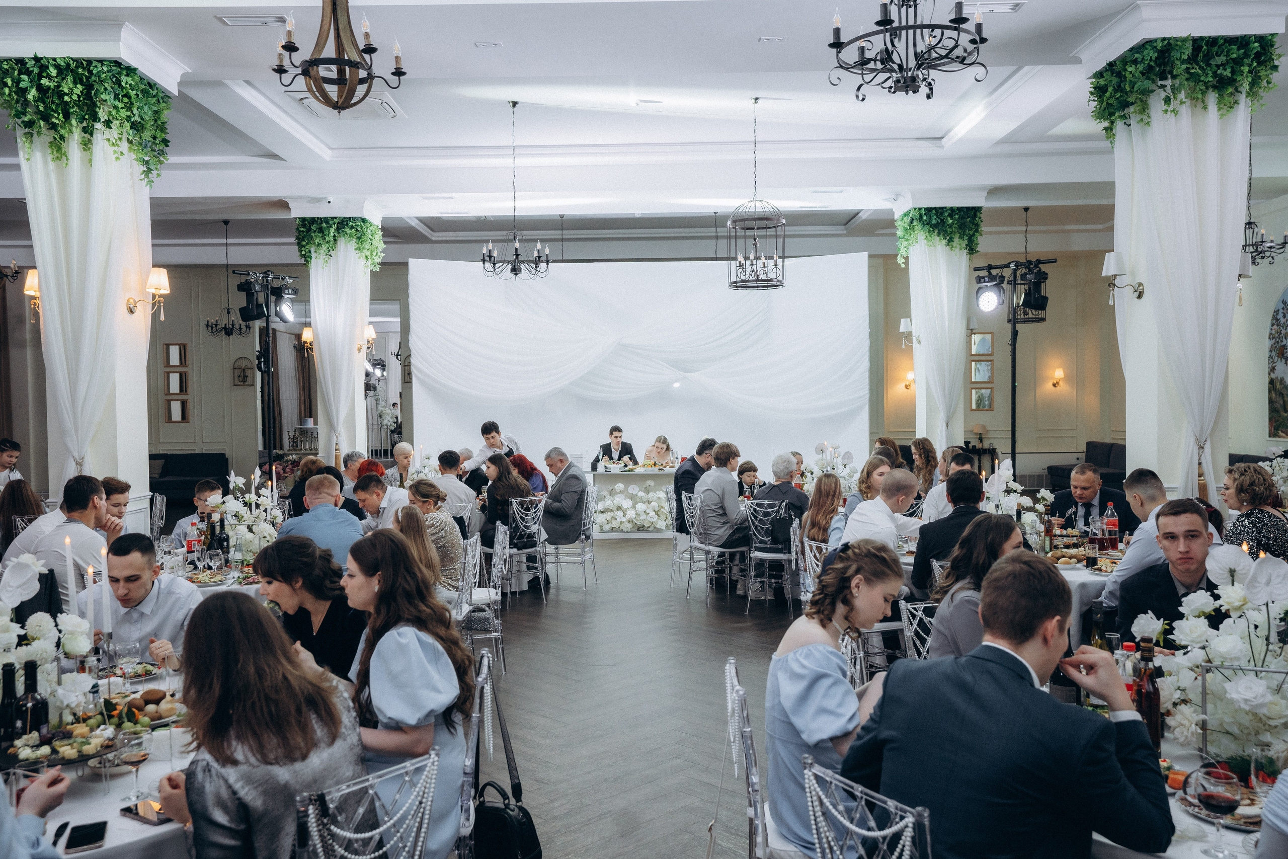 СВАДЕБНАЯ СЬЕМКА СБОРОВ В ОТЕЛЕ И ВЫЕЗД НА ЦЕРЕМОНИЮ (СНЯТО В СИБИРЕ В НИЖНЕВАРТОВСКЕ). Профессиональный фотограф, Санкт-Петербург — Виктория Богомолова