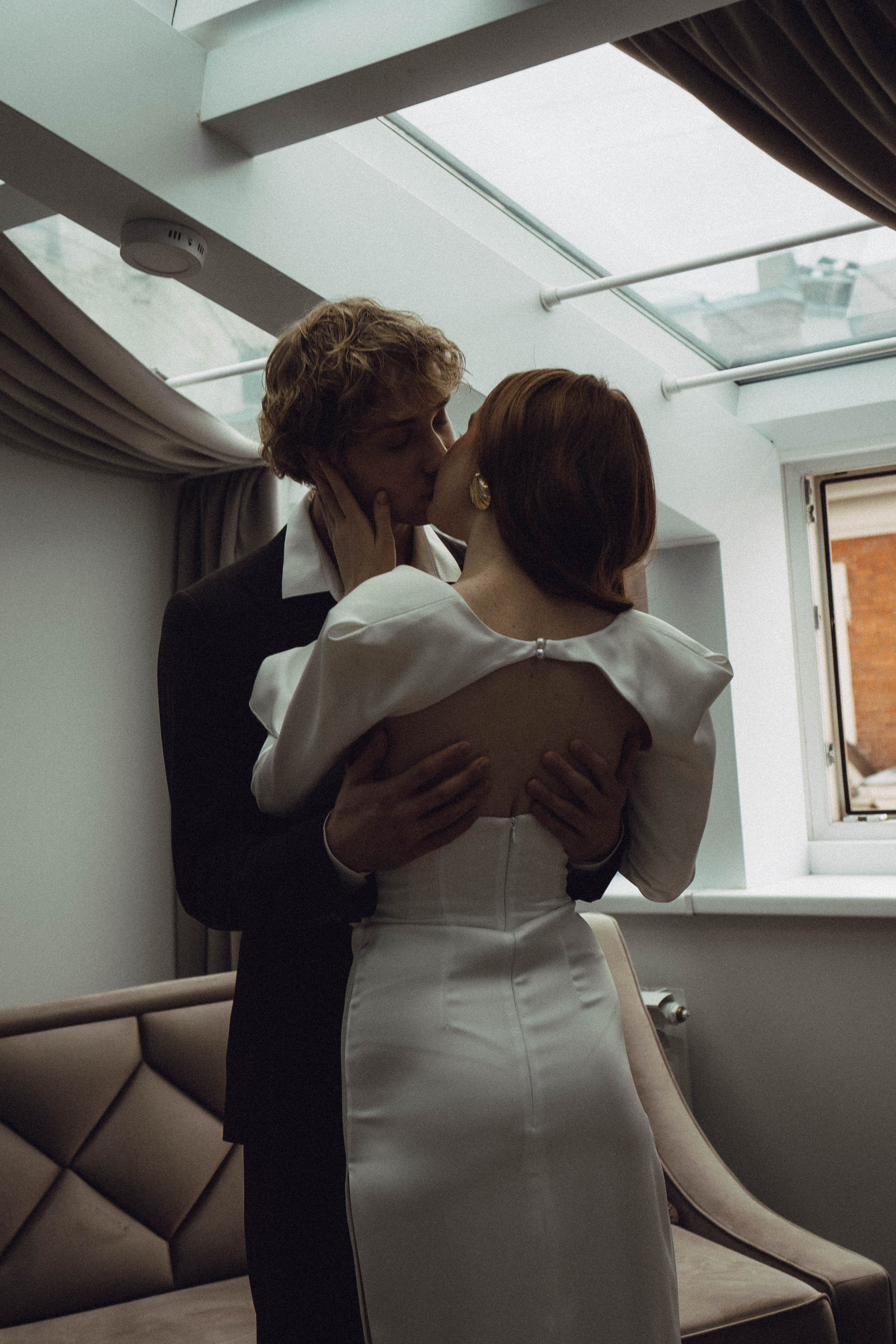 СВАДЕБНАЯ СЬЕМКА В ОТЕЛЕ. СБОРЫ ЖЕНИХА И НЕВЕСТЫ И ТАКЖЕ ТОР И ПОДГОТОВКА К ПРОГУЛКЕ. Профессиональный фотограф, Санкт-Петербург — Виктория Богомолова